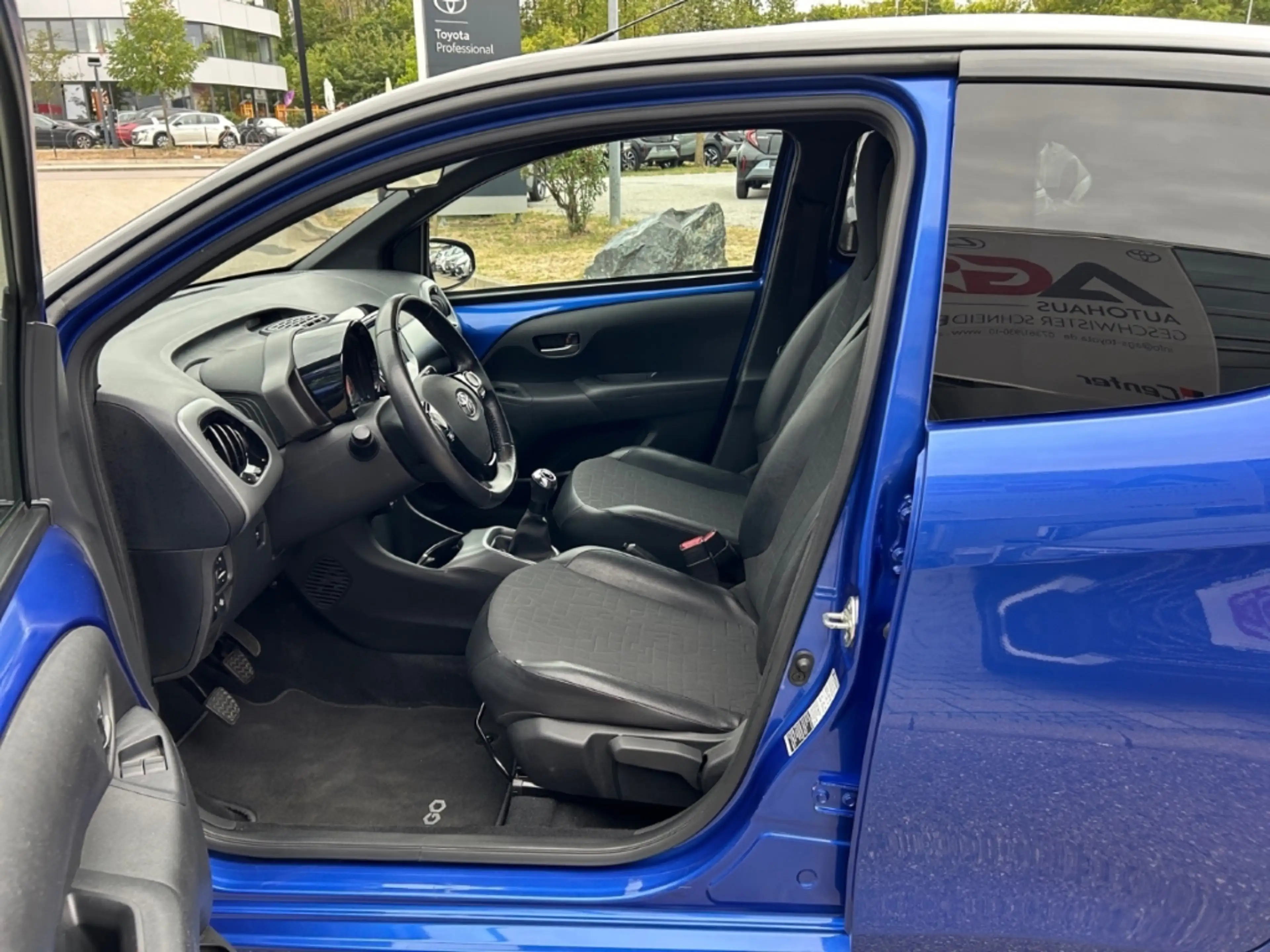 Toyota Aygo X-final 1.0L 5-Gang *8-Fach Bereift* — photo 11