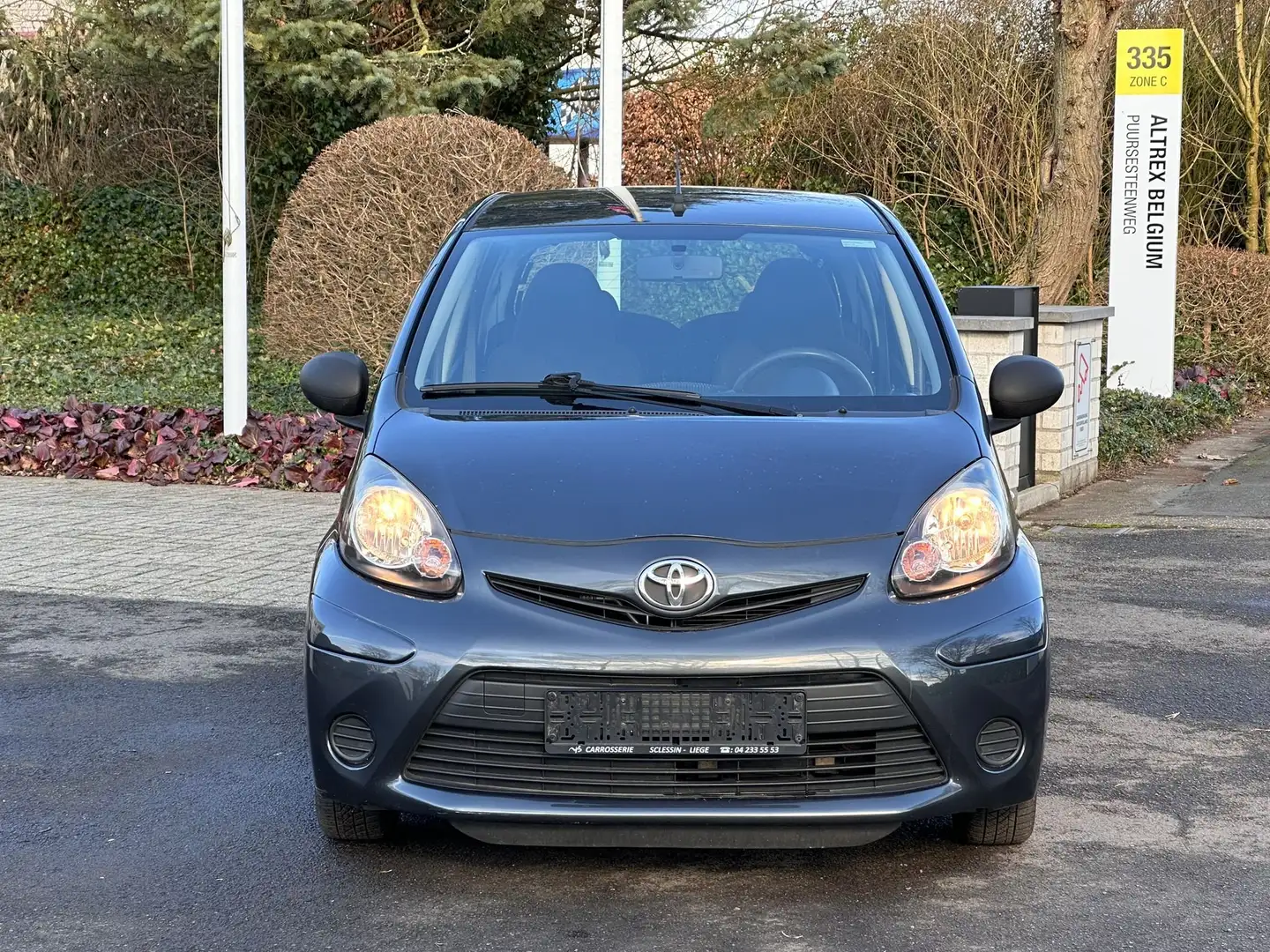 Toyota Aygo 1.0i ** airco ** Grijs - 1
