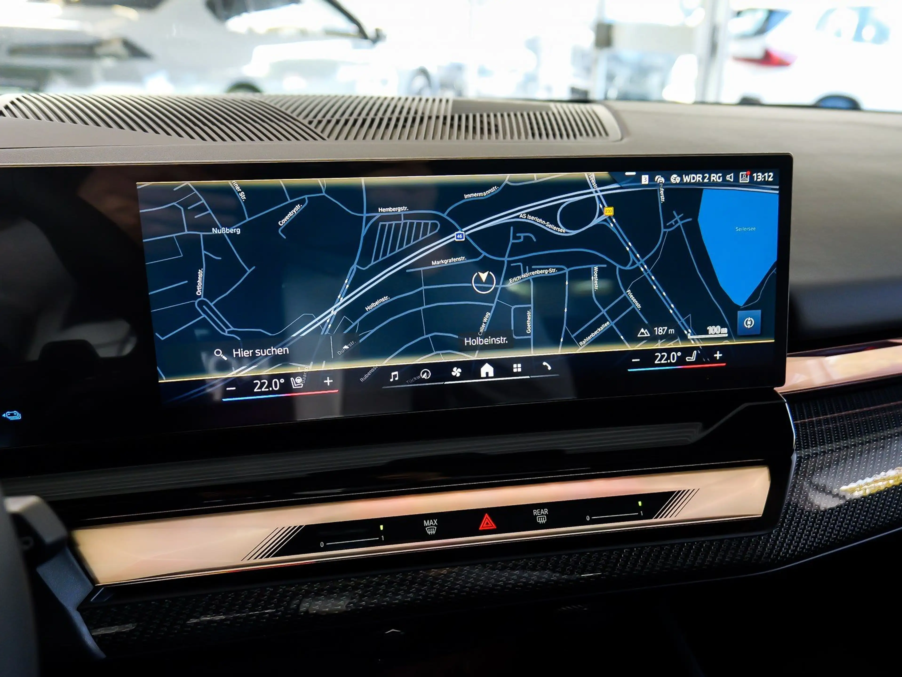 BMW 550 e xDrive M Sport Pro HUD PANO ACC AHK LM — photo 8