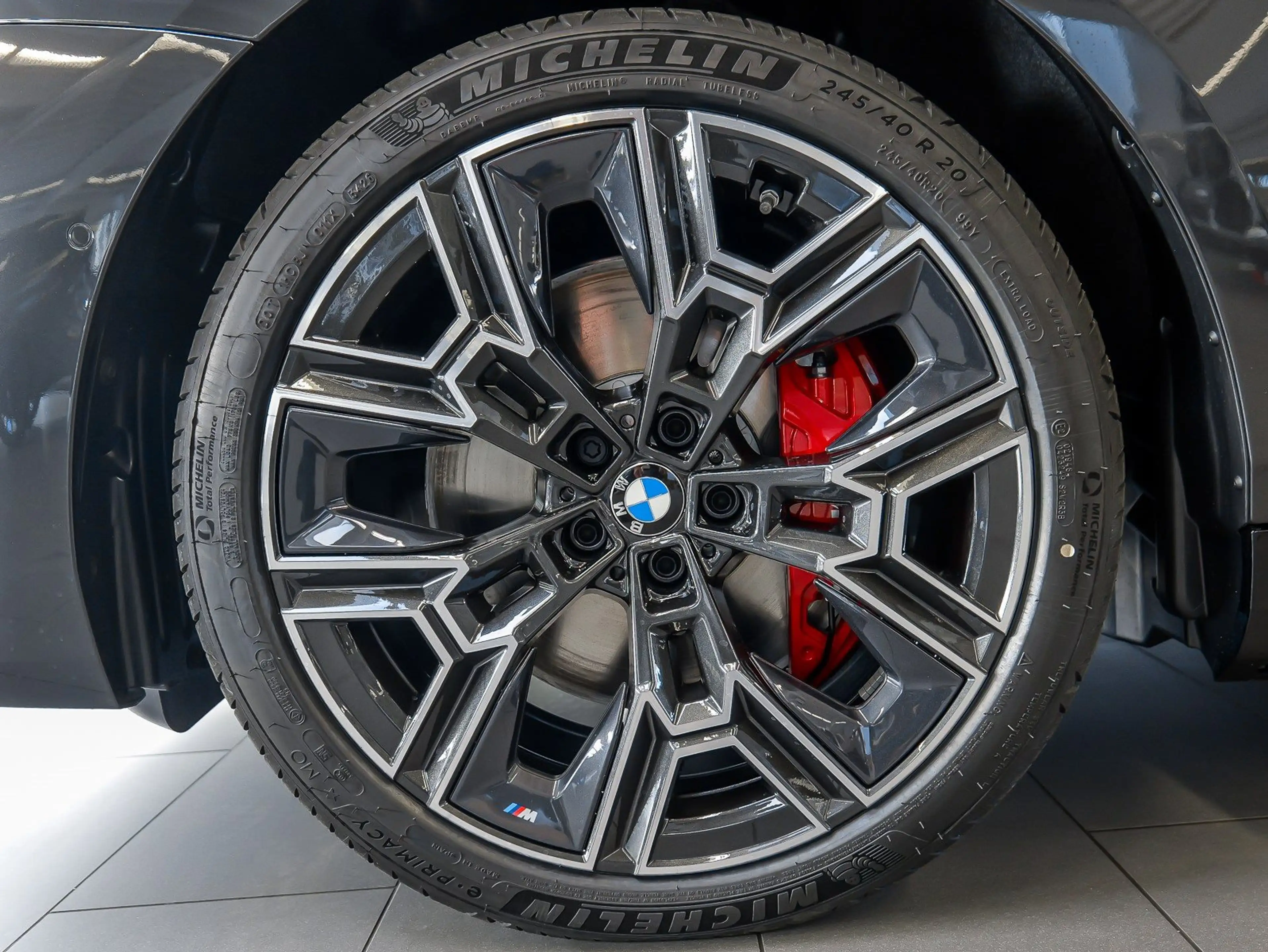 BMW 550 e xDrive M Sport Pro HUD PANO ACC AHK LM — photo 4