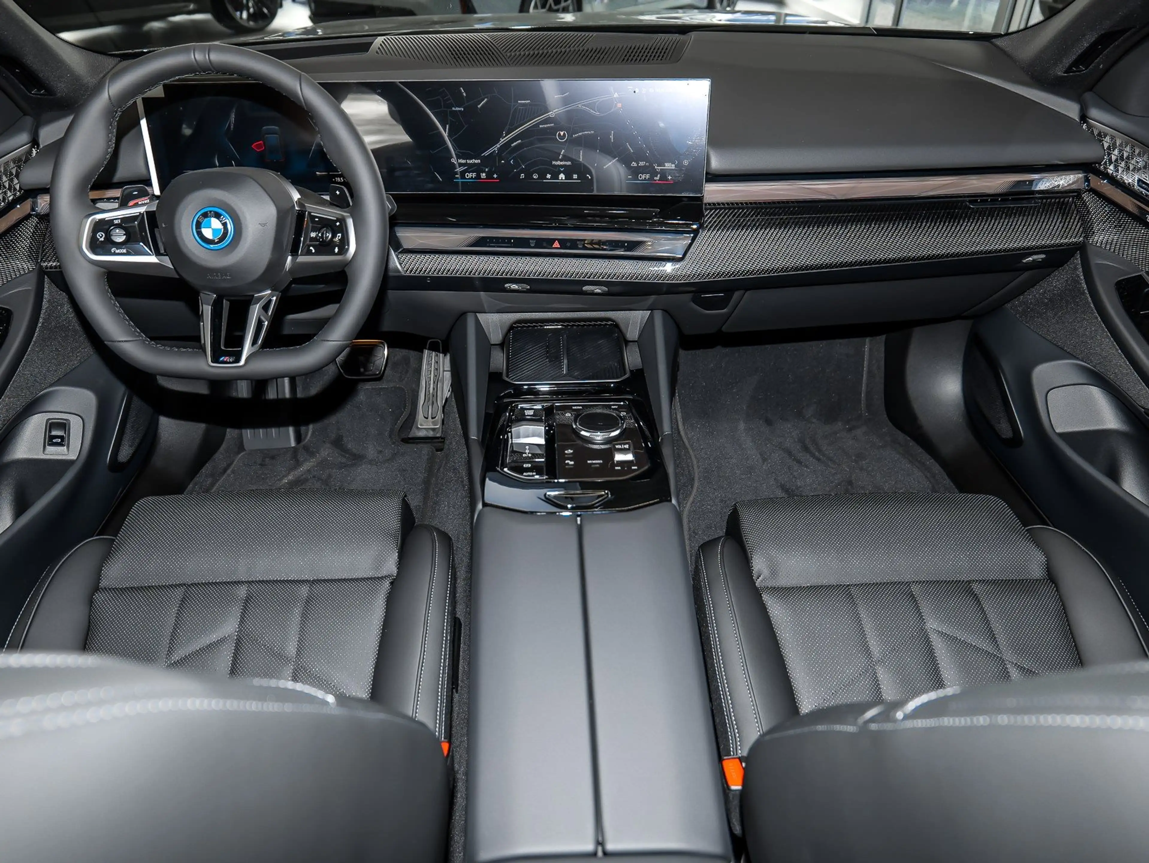 BMW 550 e xDrive M Sport Pro HUD PANO ACC AHK LM — photo 11
