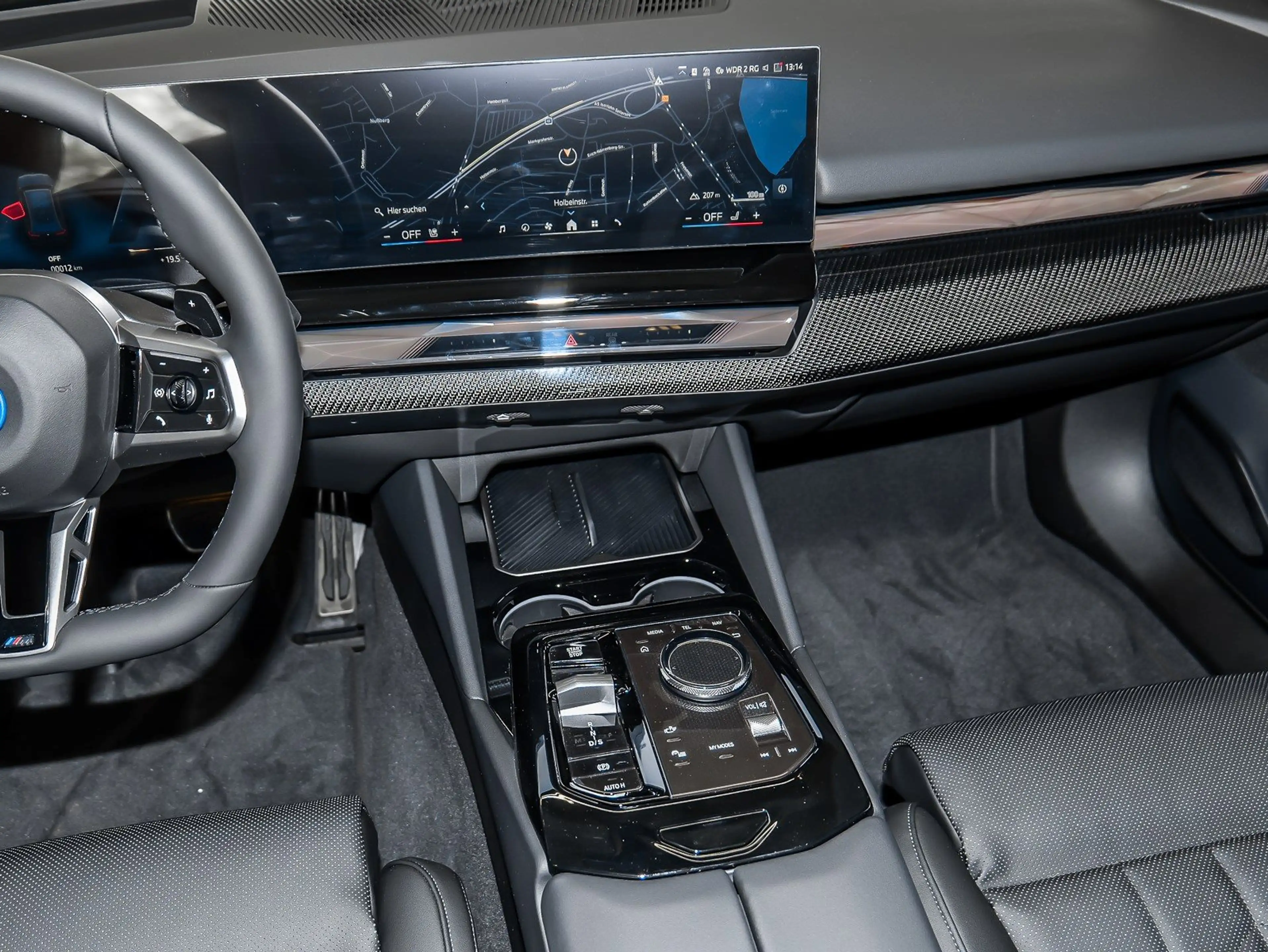 BMW 550 e xDrive M Sport Pro HUD PANO ACC AHK LM — photo 13