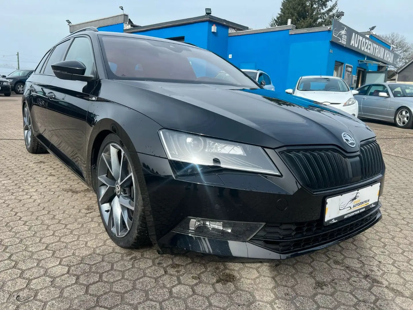 Skoda Superb Combi Sportline 4x4 DSG/NAVI/BIXEN/AHK Schwarz - 1