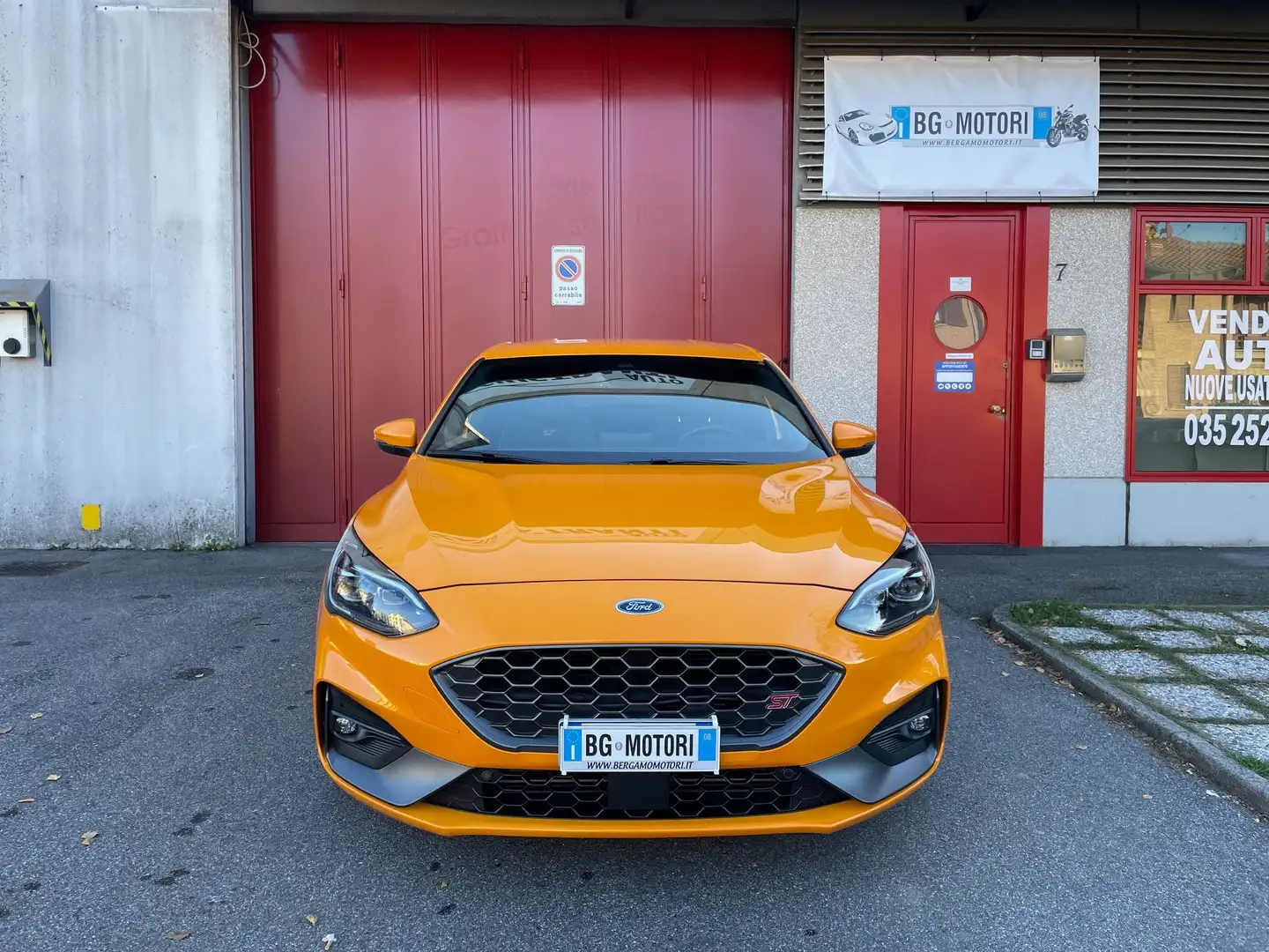 Ford Focus Focus 2.3 ecoboost ST garanzia 09/26 PERMUTE Arancione - 2