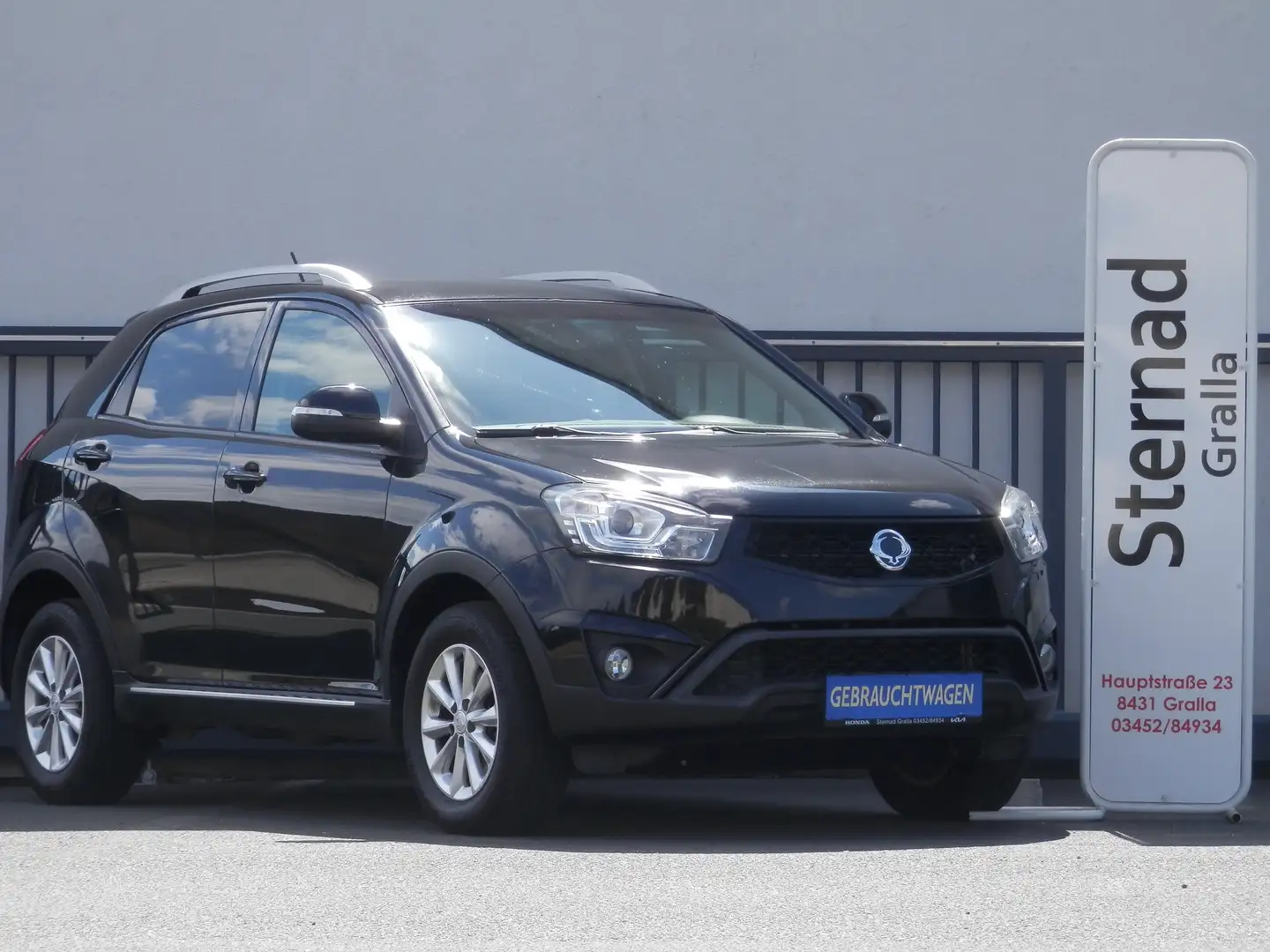 SsangYong Korando Plus 2,2DS AWD Schwarz - 1
