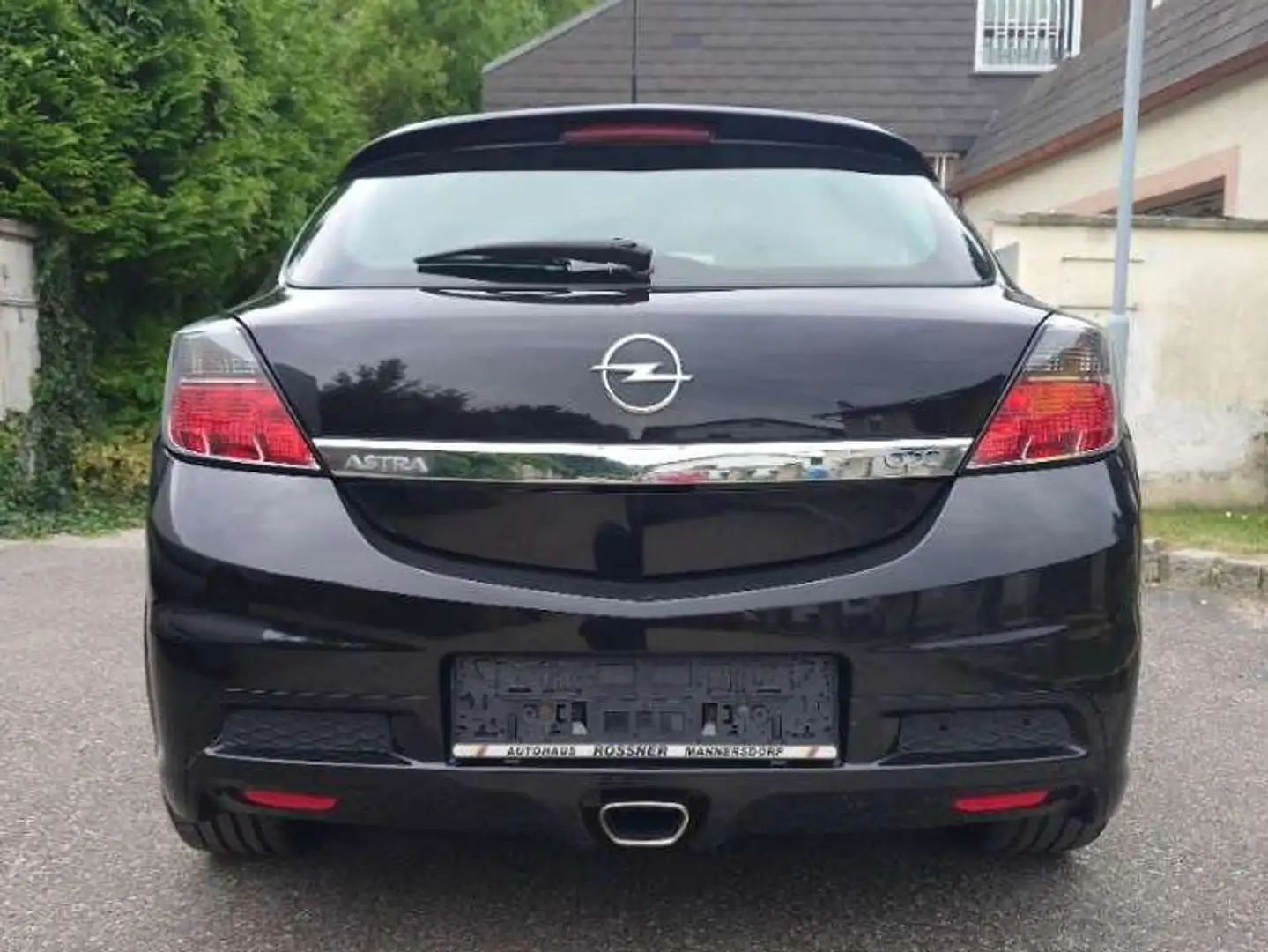 Opel Astra Astra 2,0 Turbo OPC crna - 2
