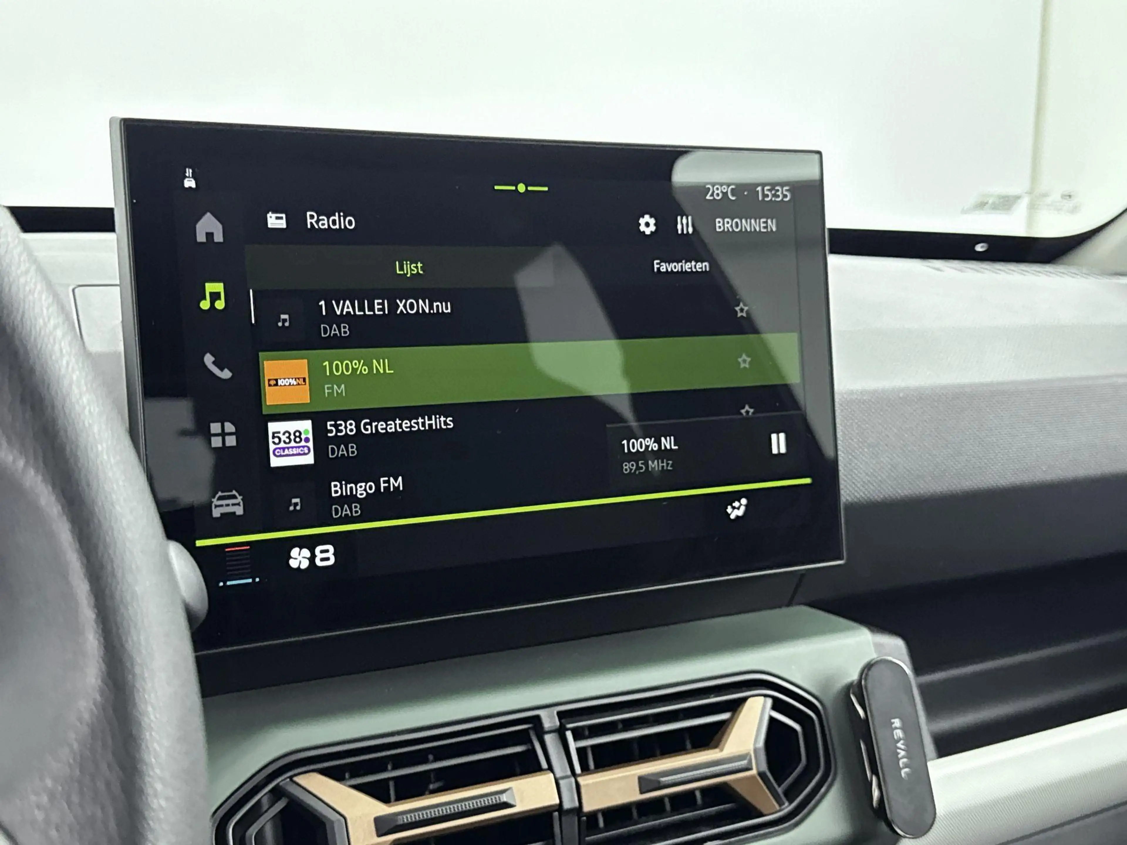 Dacia Spring Extreme 26.8 kWh 65PK | Navigatie via Telefoon | A — photo 7