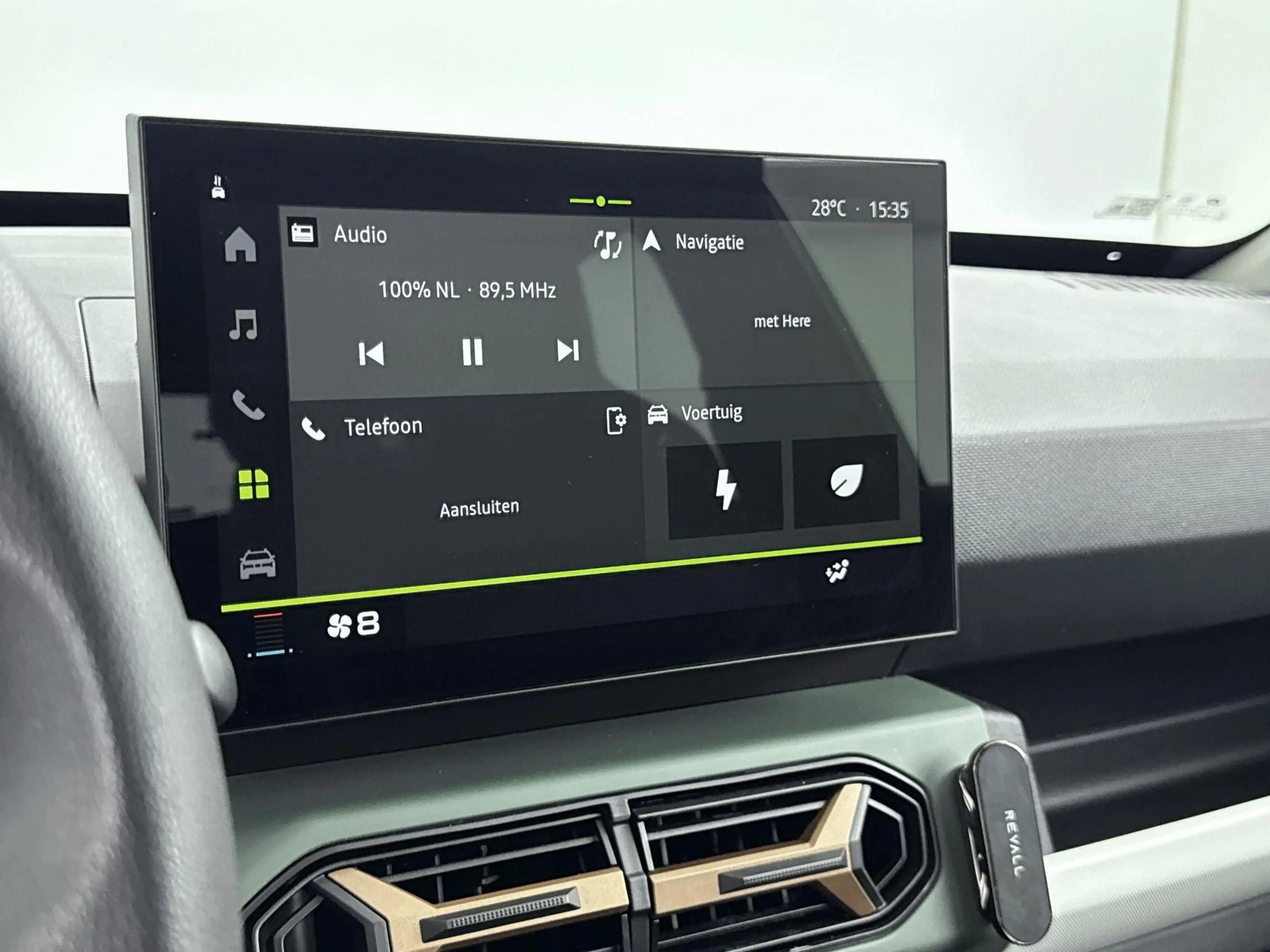 Dacia Spring Extreme 26.8 kWh 65PK | Navigatie via Telefoon | A — photo 14