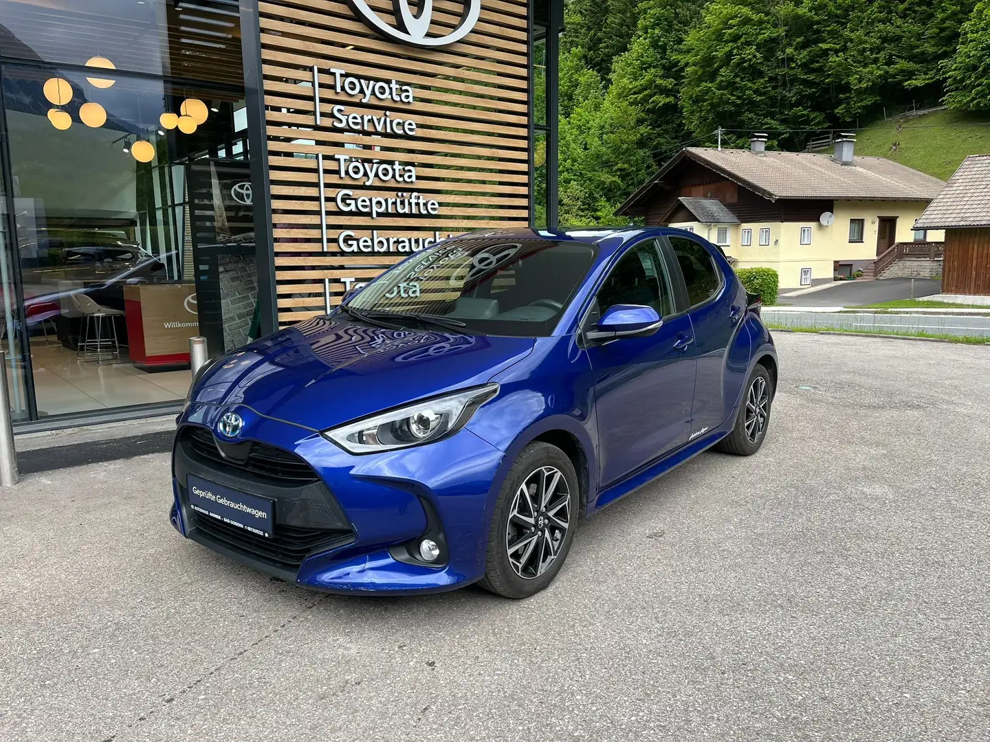Toyota Yaris 1,5 VVT-i Hybrid Active Drive Blau - 2