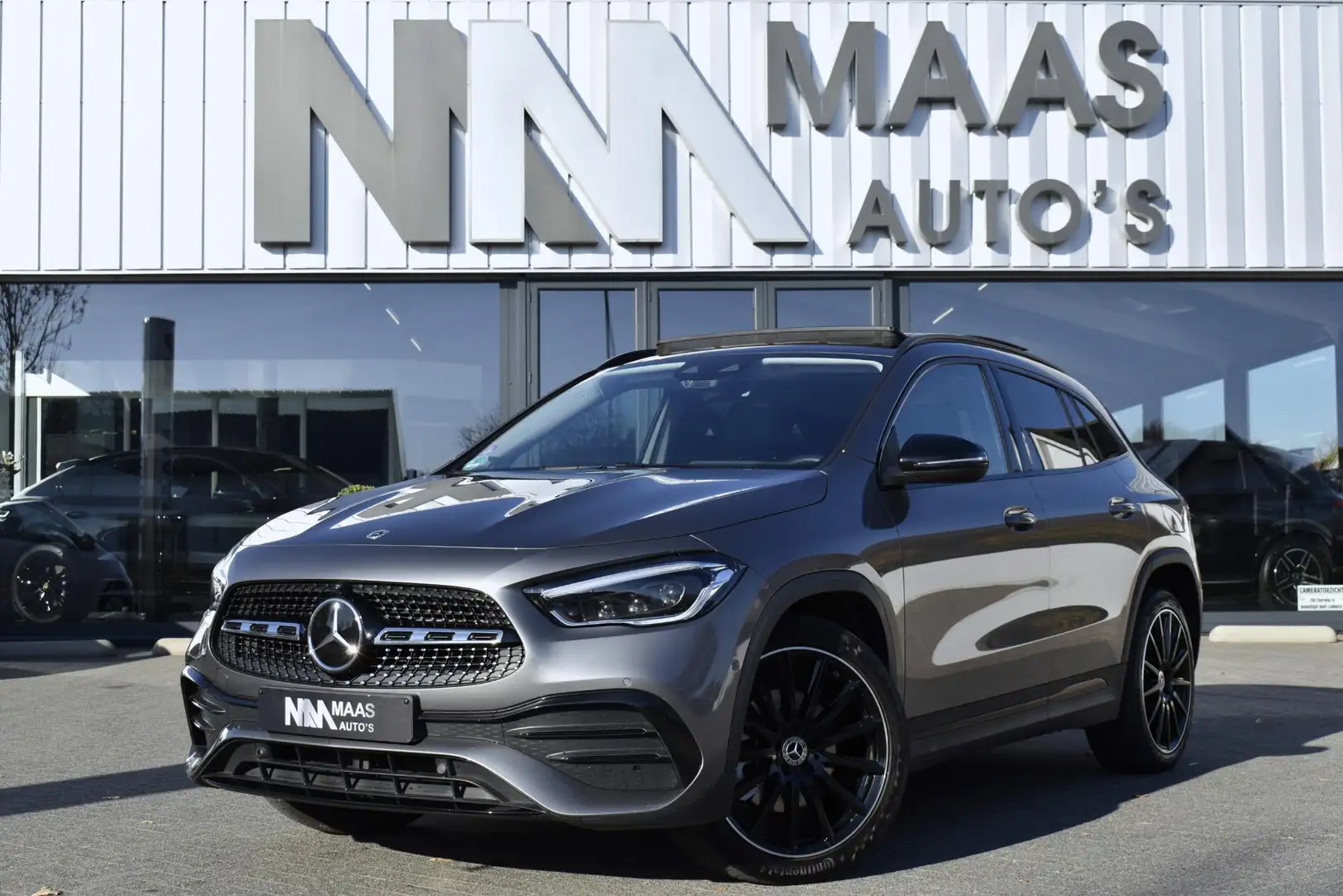 Mercedes-Benz GLA 250 e AMG Line Grau - 1