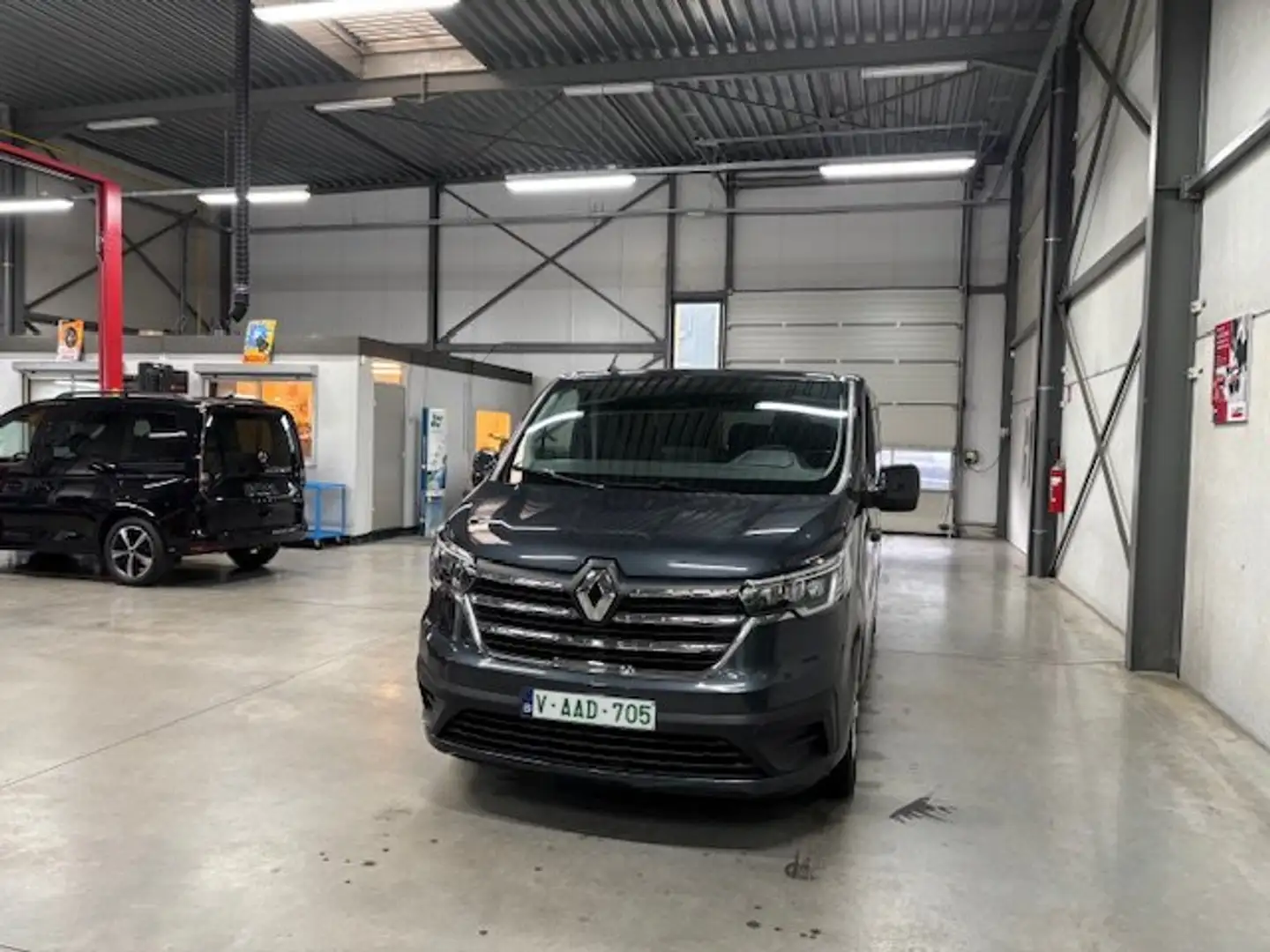 Renault Trafic Trafic Blue dCi 150 L2H1 Komfort Grijs - 2