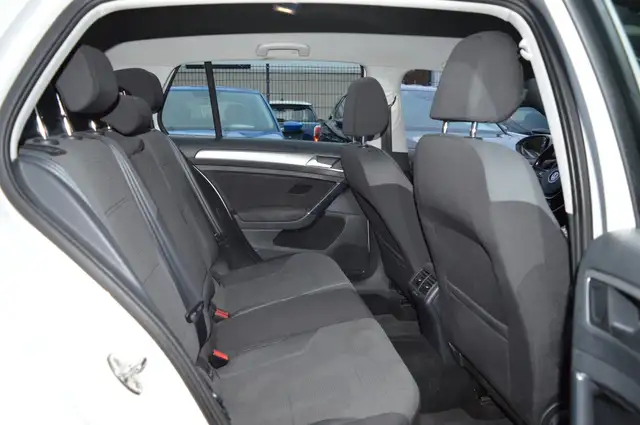 Volkswagen Golf view 11