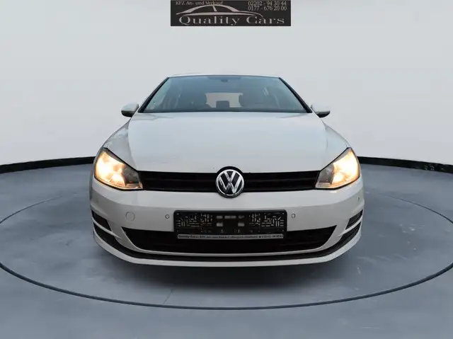 Volkswagen Golf view 2