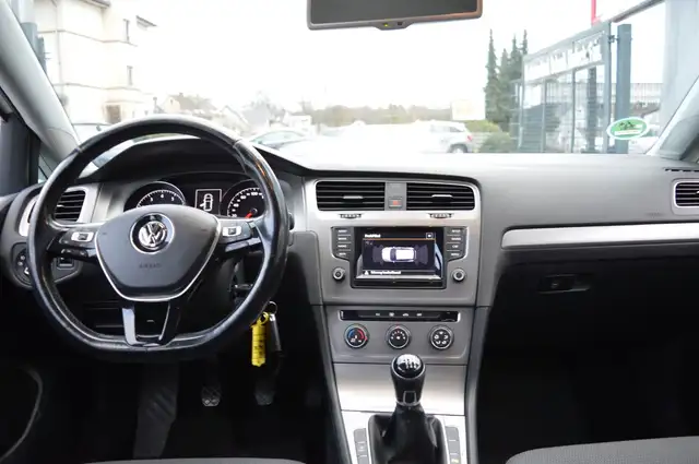 Volkswagen Golf view 14