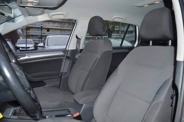 Volkswagen Golf view 7