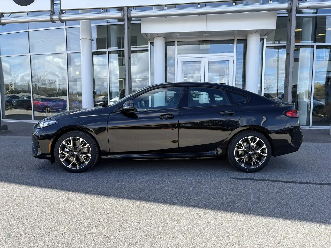 BMW 2 Series снимка BMW 2 Series