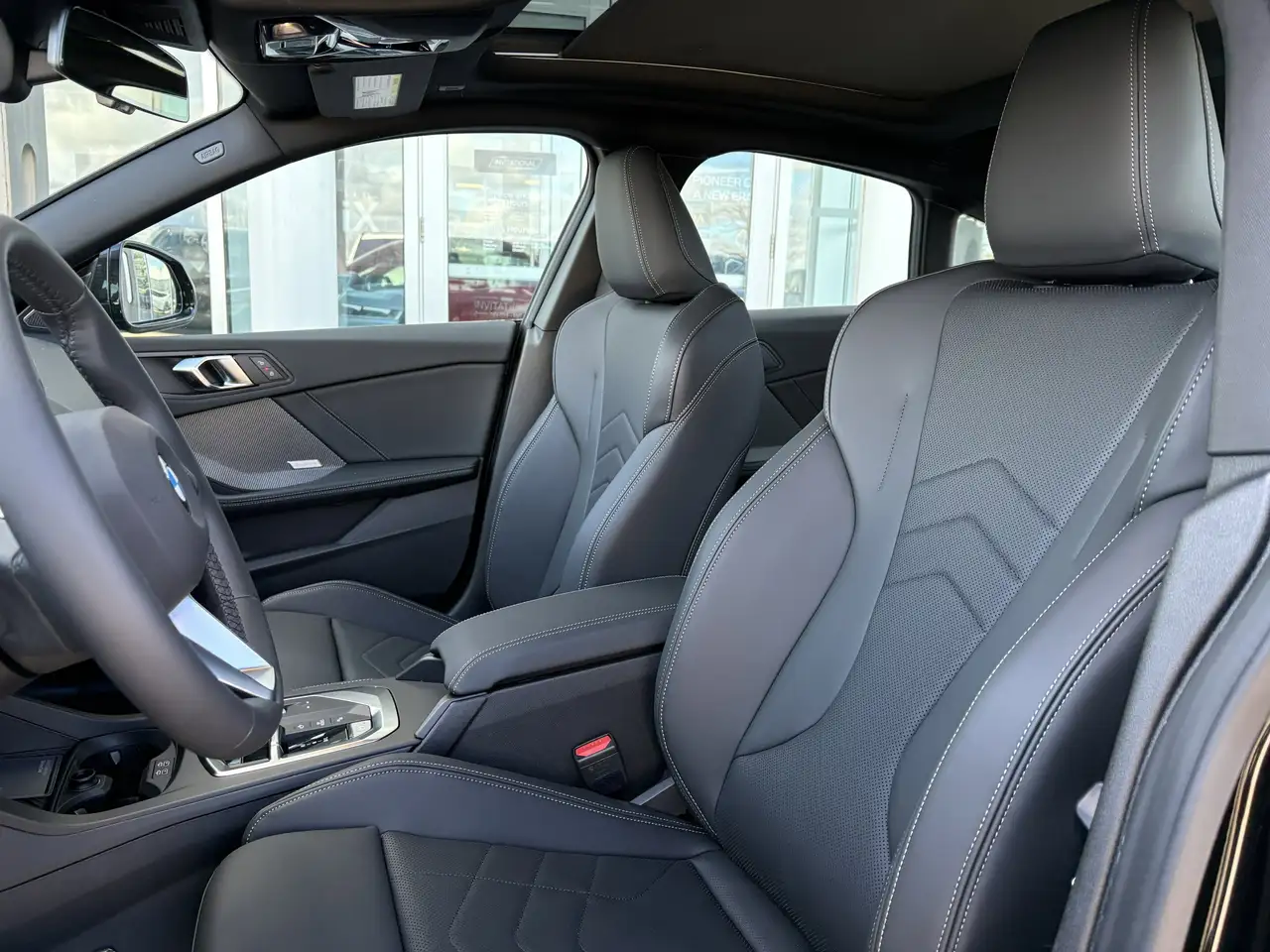 BMW 2 Series снимка BMW 2 Series