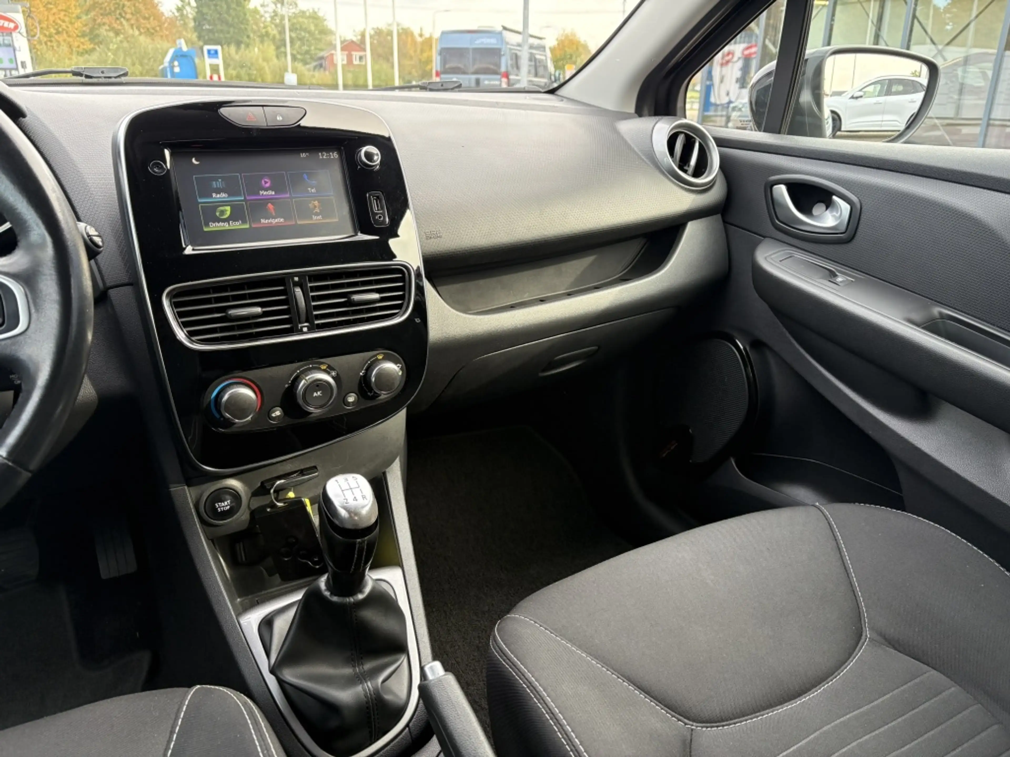 Renault Clio 0.9 TCE 90 ESTATE / Cruise / LM-velgen / Airco — photo 7