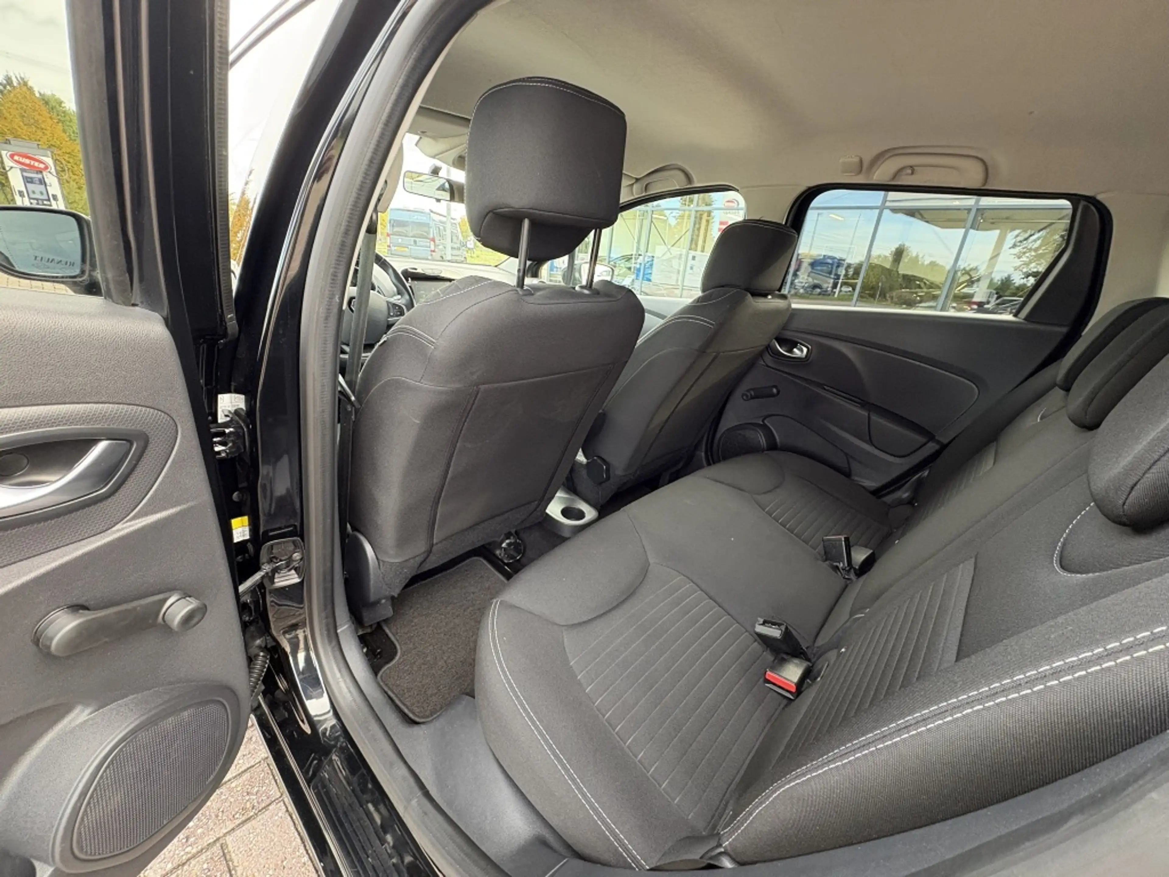 Renault Clio 0.9 TCE 90 ESTATE / Cruise / LM-velgen / Airco — photo 4