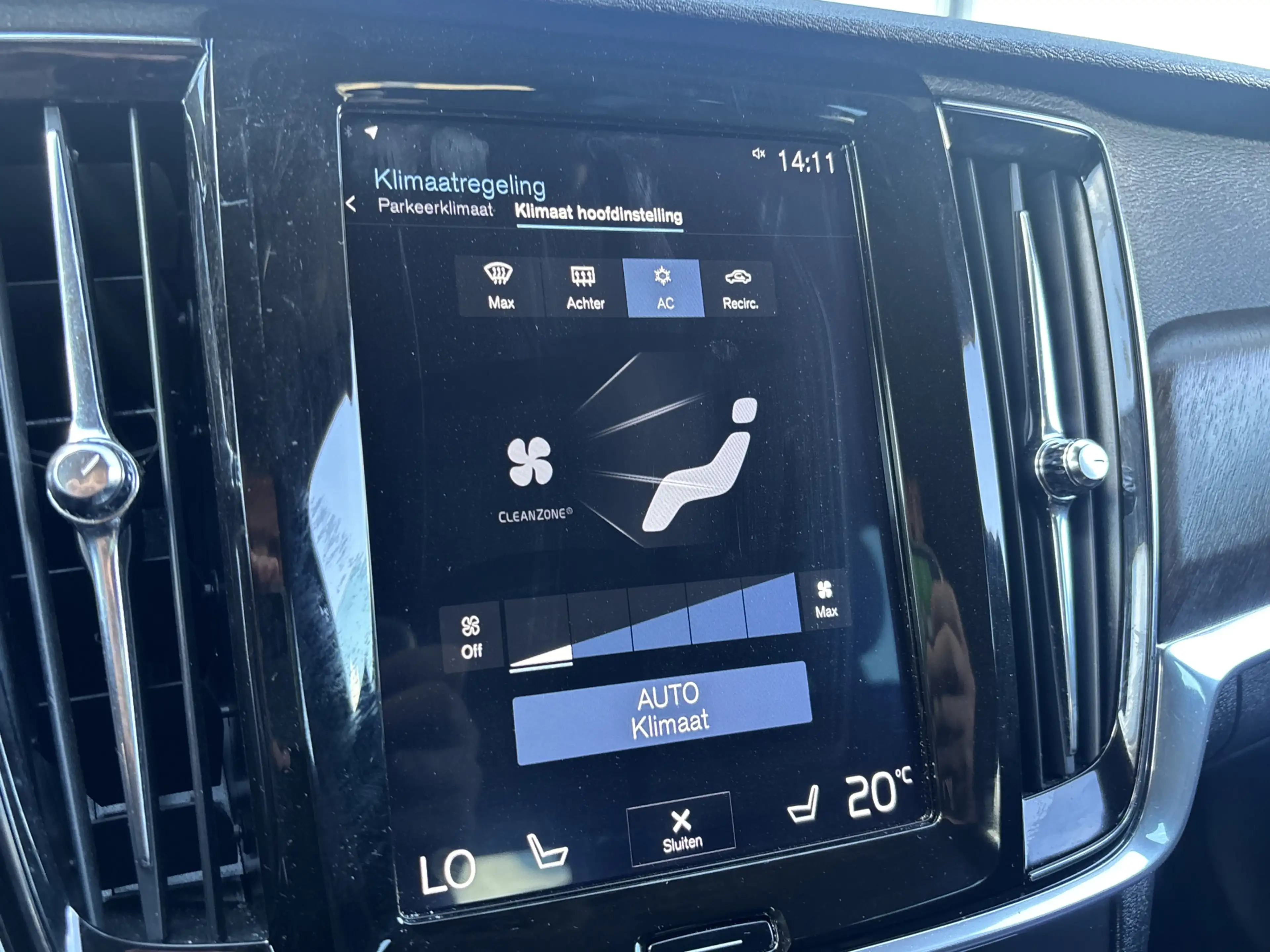 Volvo V90 Cross Country 2.0 T5 90th Anniversary Edition — photo 35