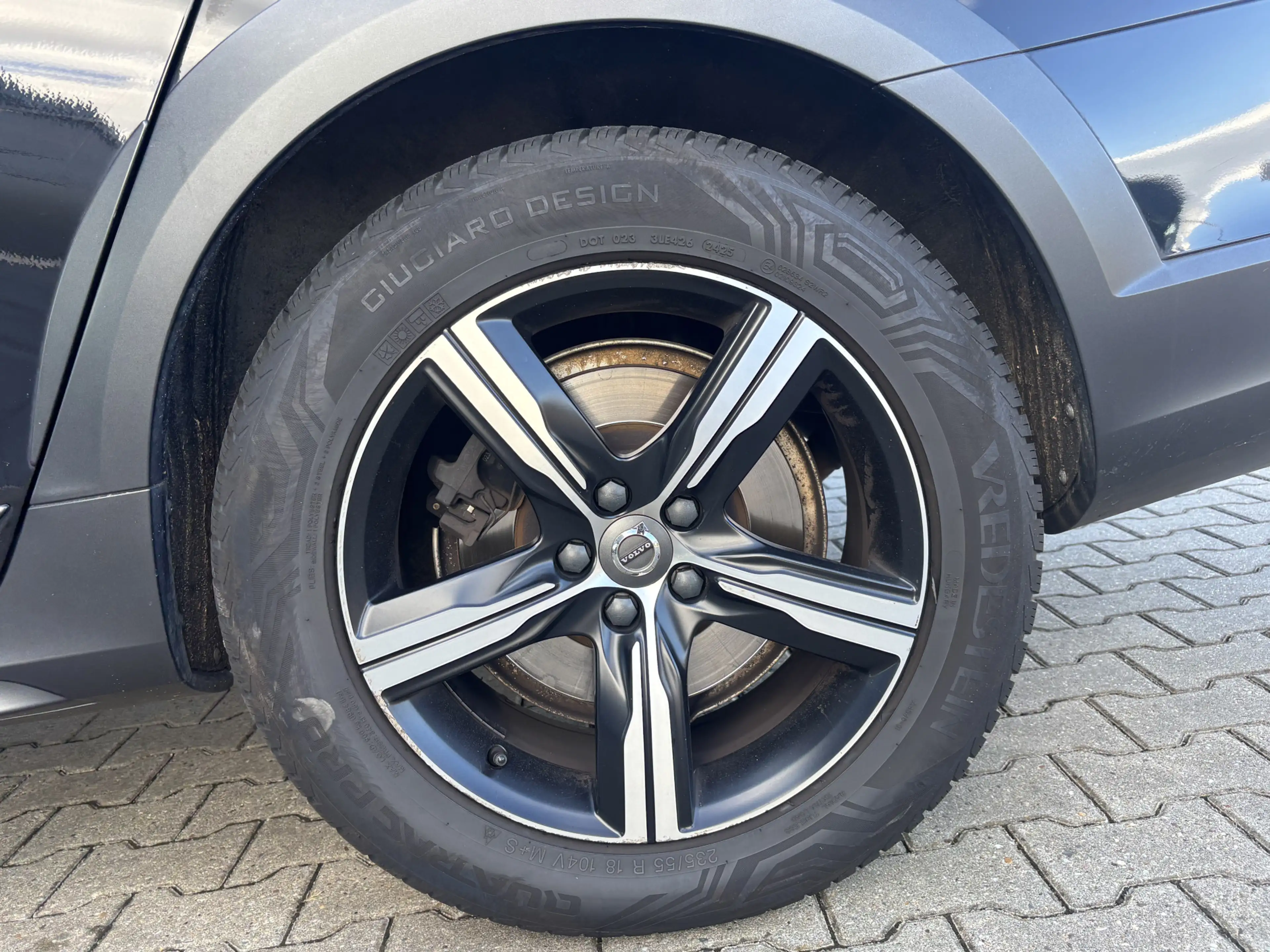 Volvo V90 Cross Country 2.0 T5 90th Anniversary Edition — photo 12
