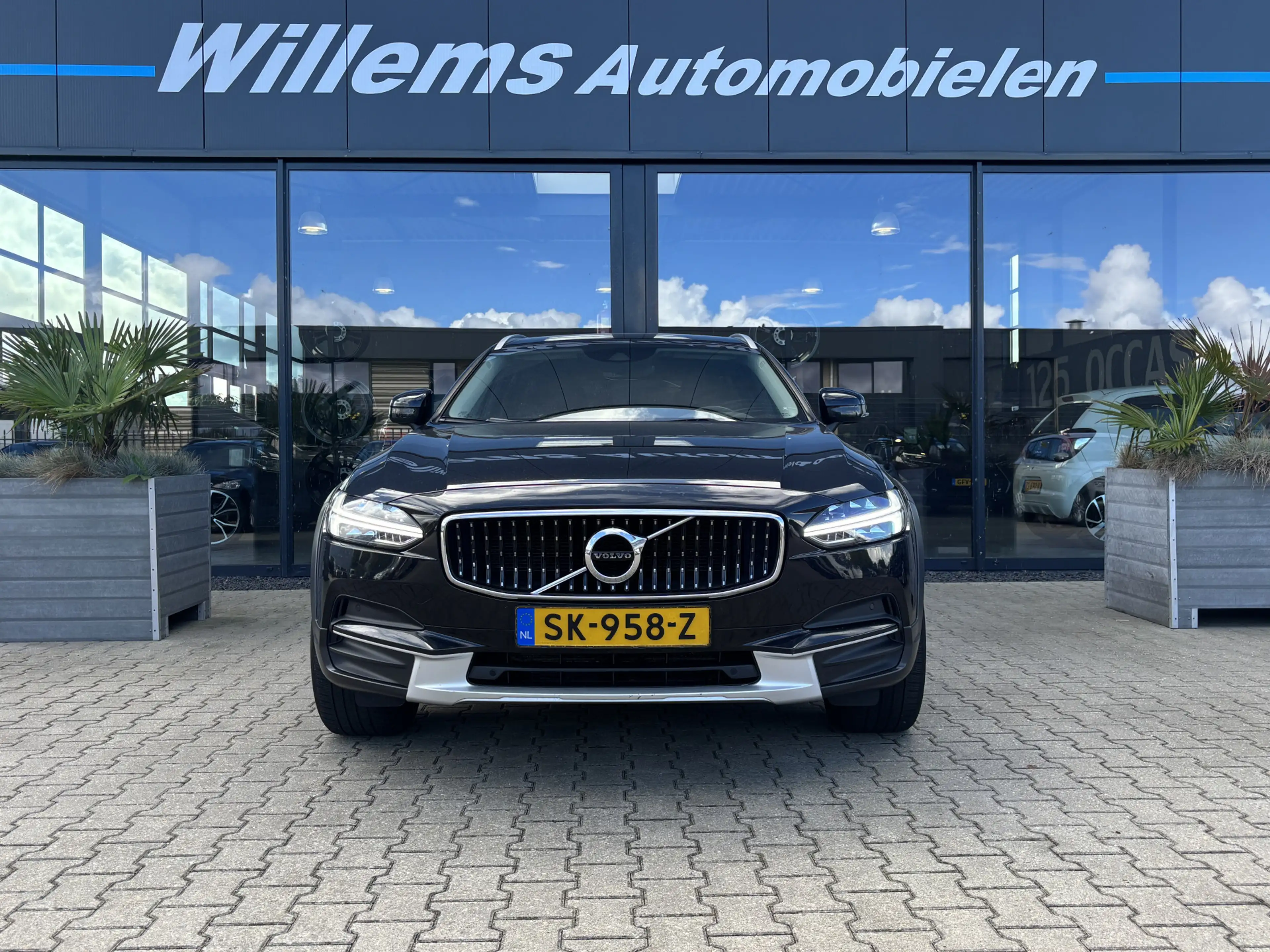 Volvo V90 Cross Country 2.0 T5 90th Anniversary Edition — photo 2