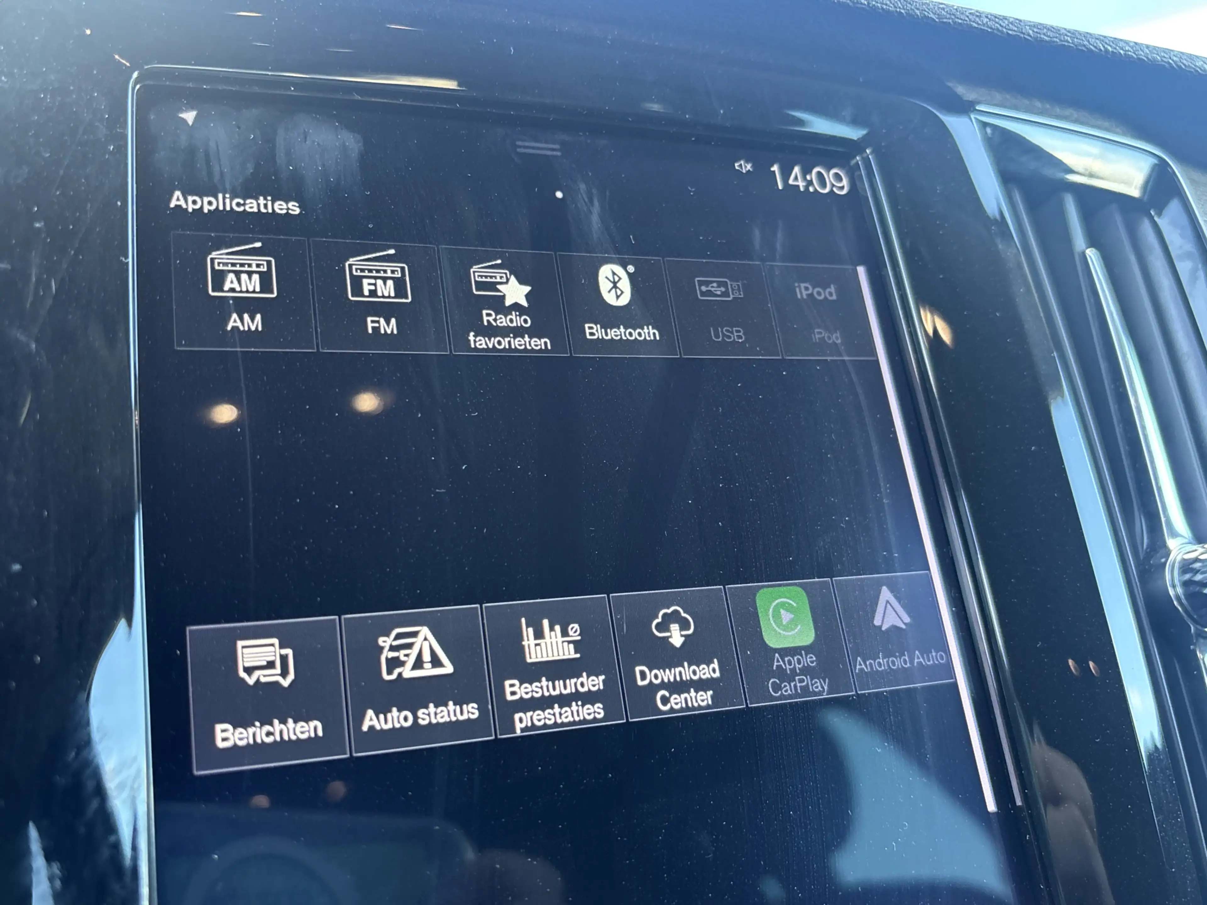 Volvo V90 Cross Country 2.0 T5 90th Anniversary Edition — photo 28