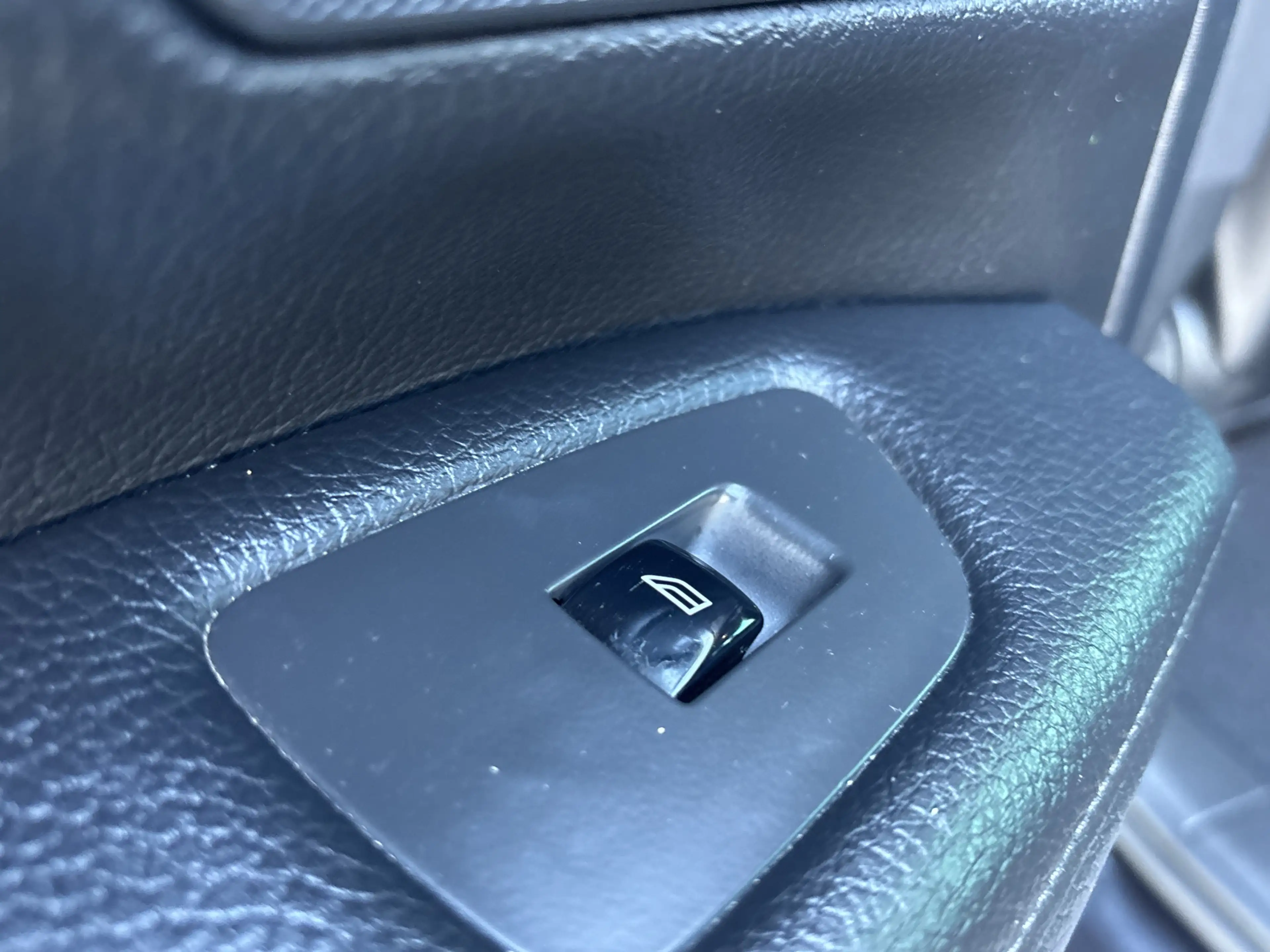 Volvo V90 Cross Country 2.0 T5 90th Anniversary Edition — photo 17