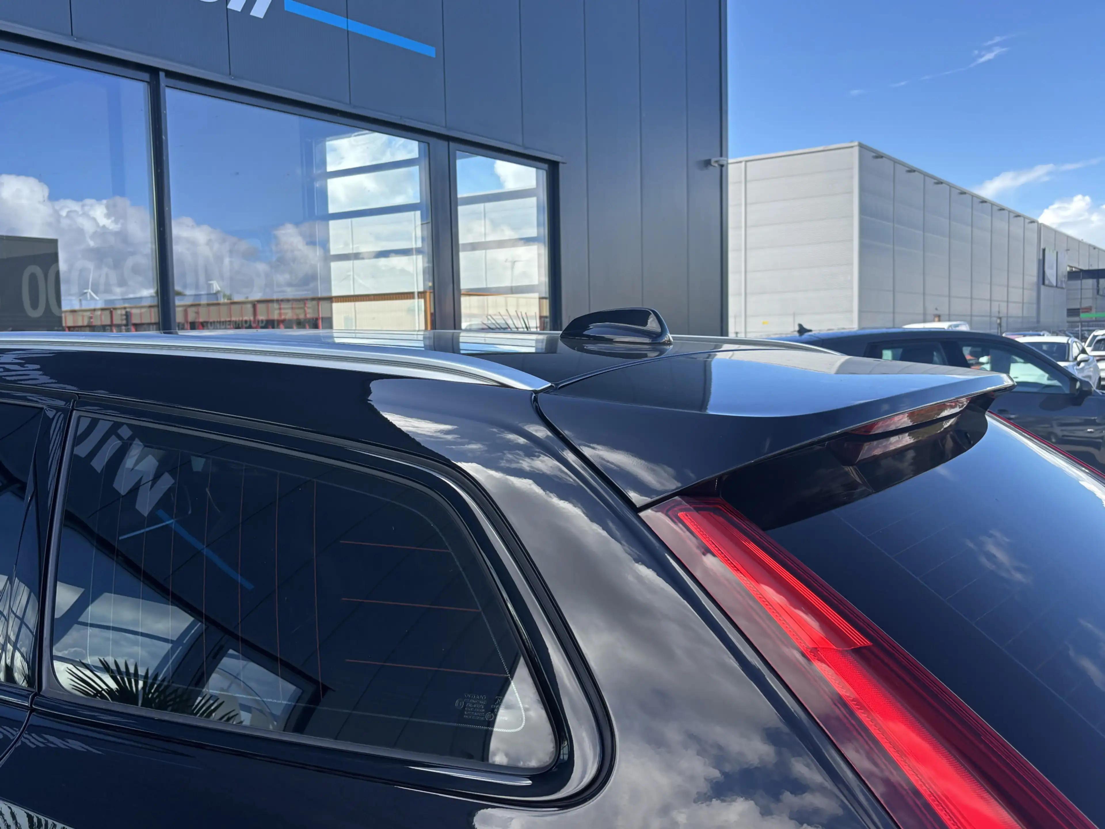 Volvo V90 Cross Country 2.0 T5 90th Anniversary Edition — photo 8