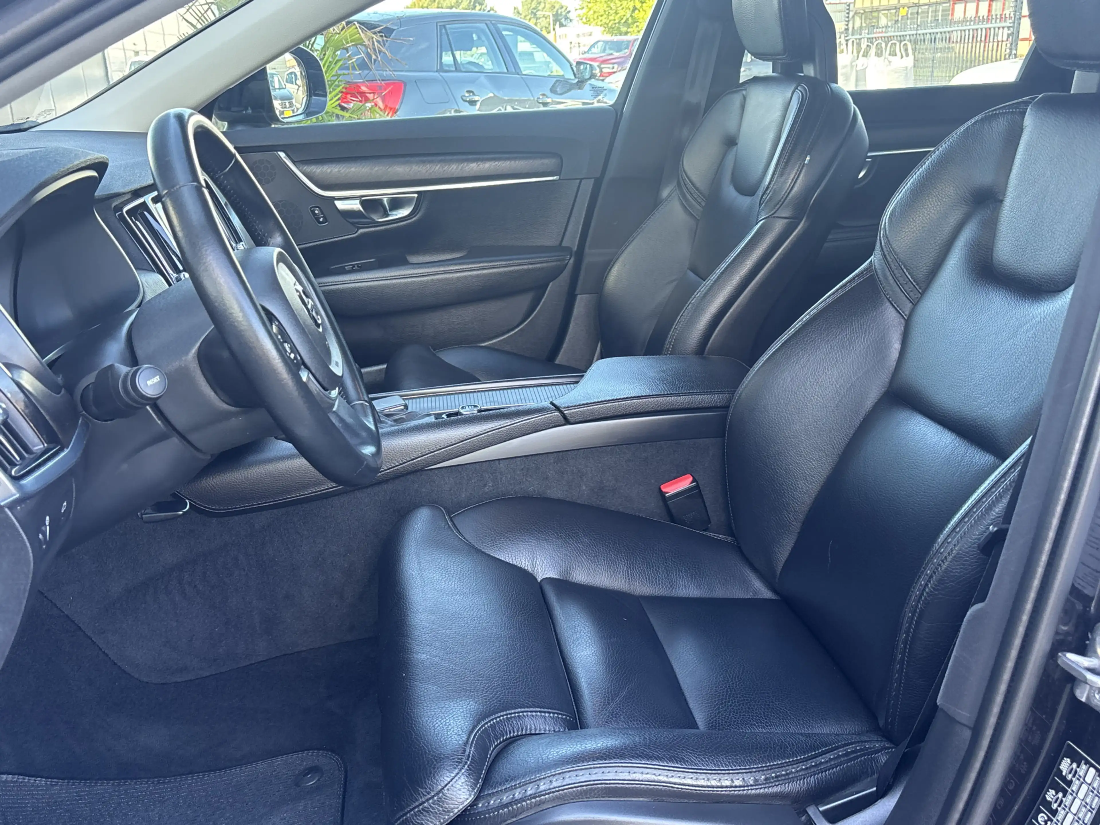 Volvo V90 Cross Country 2.0 T5 90th Anniversary Edition — photo 18