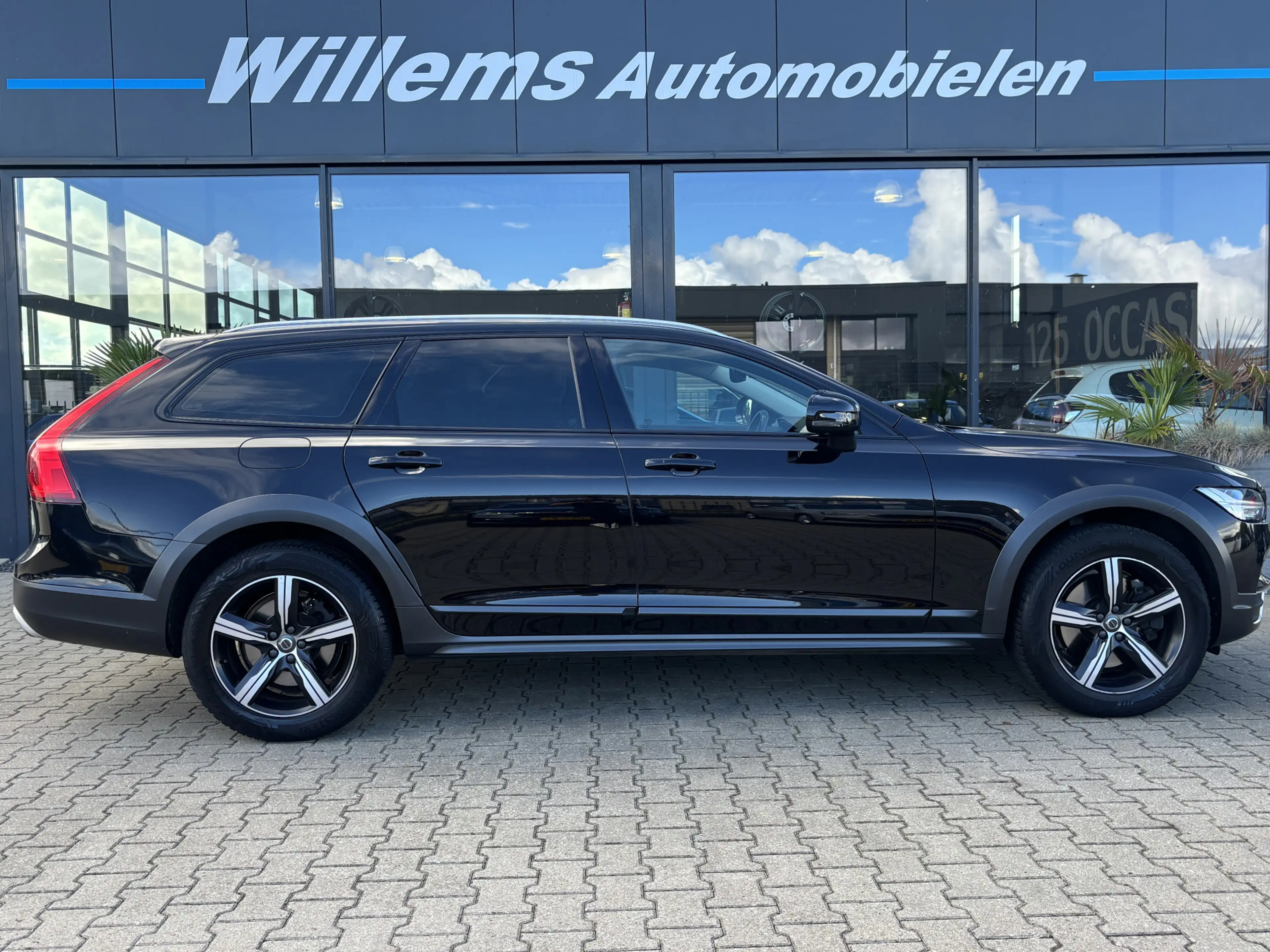 Volvo V90 Cross Country 2.0 T5 90th Anniversary Edition — photo 3
