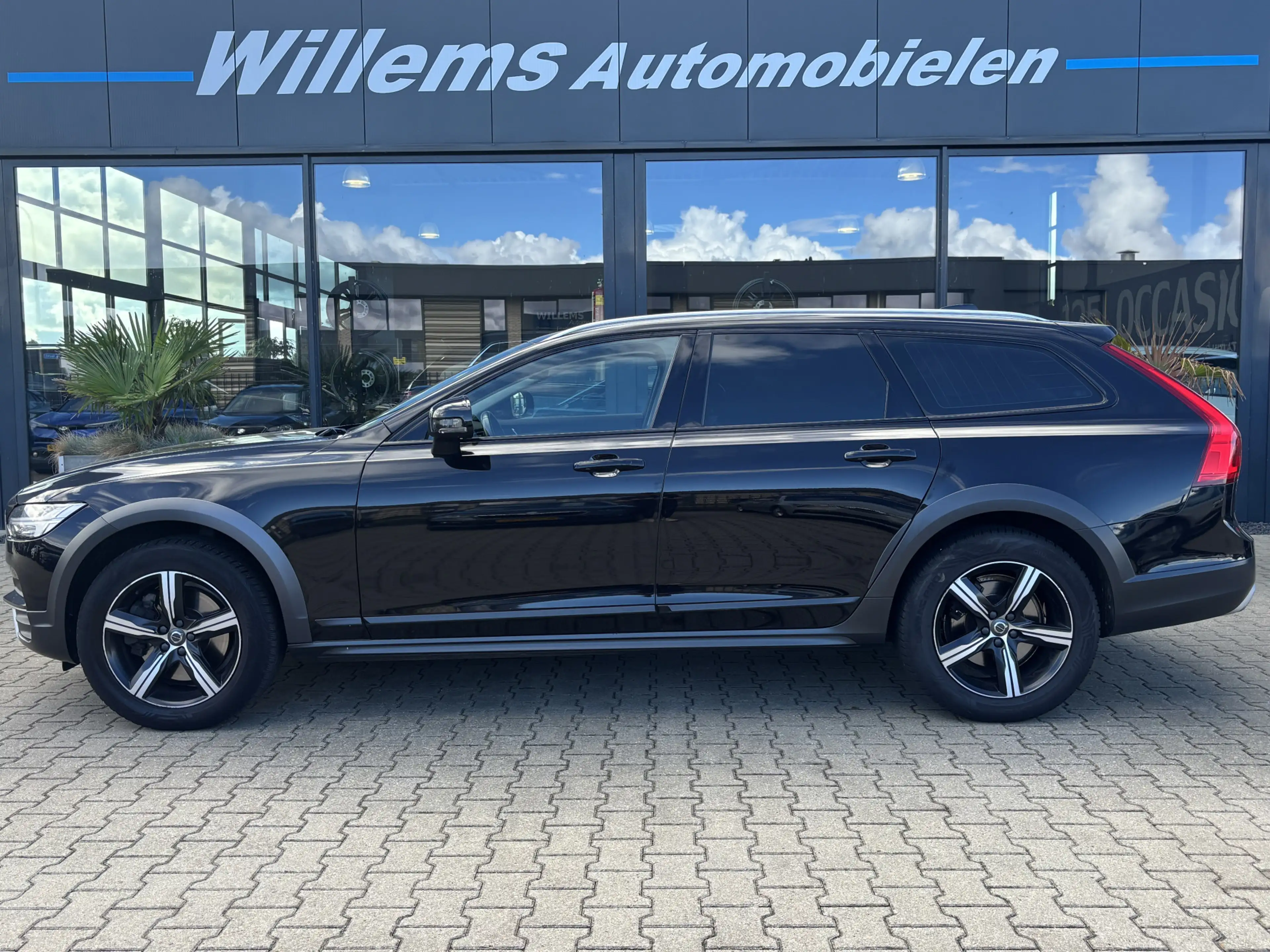 Volvo V90 Cross Country 2.0 T5 90th Anniversary Edition — photo 4