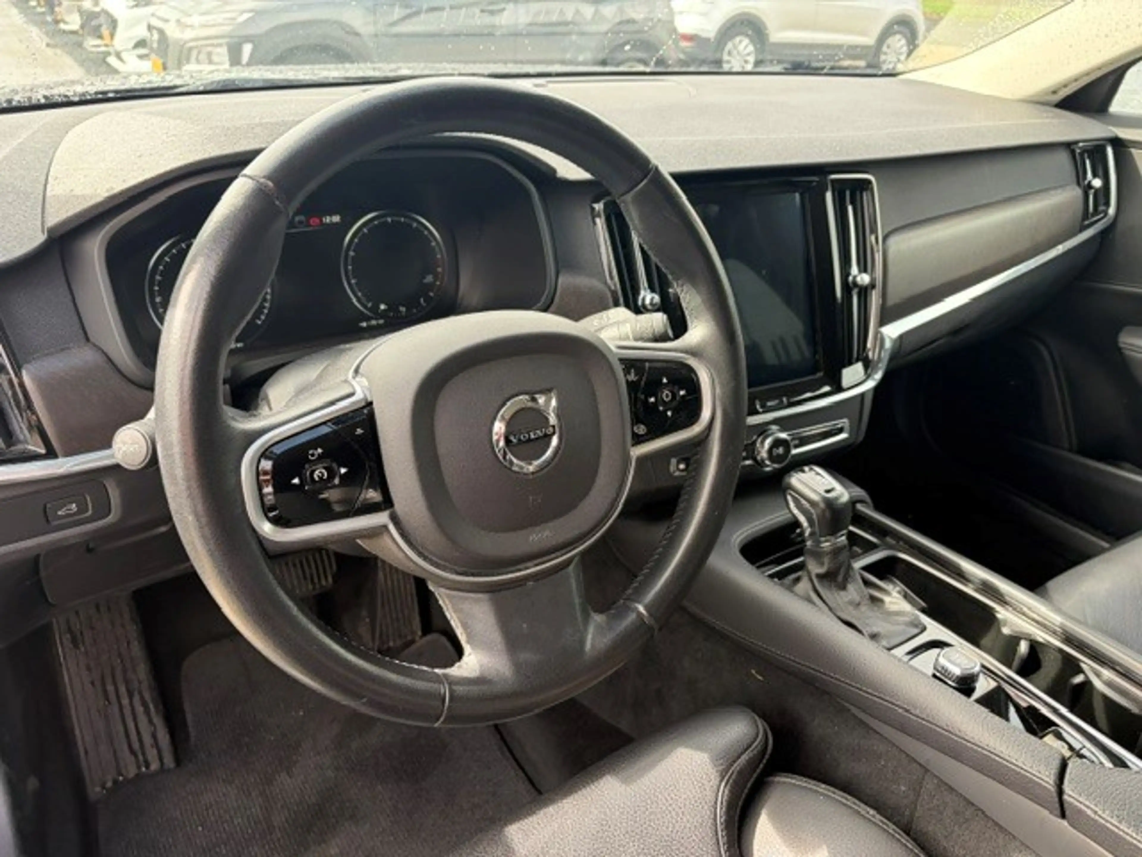 Volvo V90 Cross Country 2.0 T5 90th Anniversary Edition — photo 14