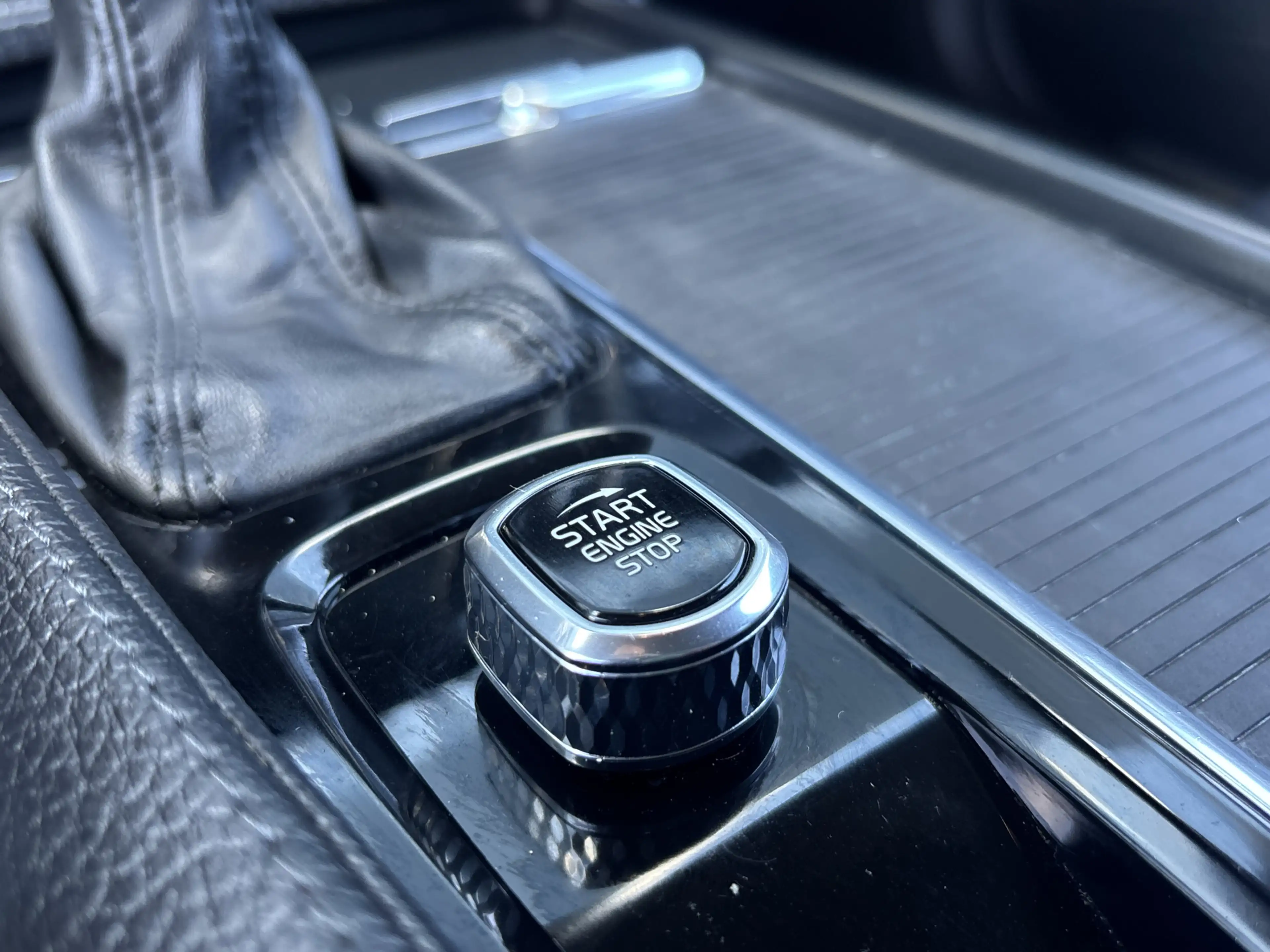 Volvo V90 Cross Country 2.0 T5 90th Anniversary Edition — photo 31