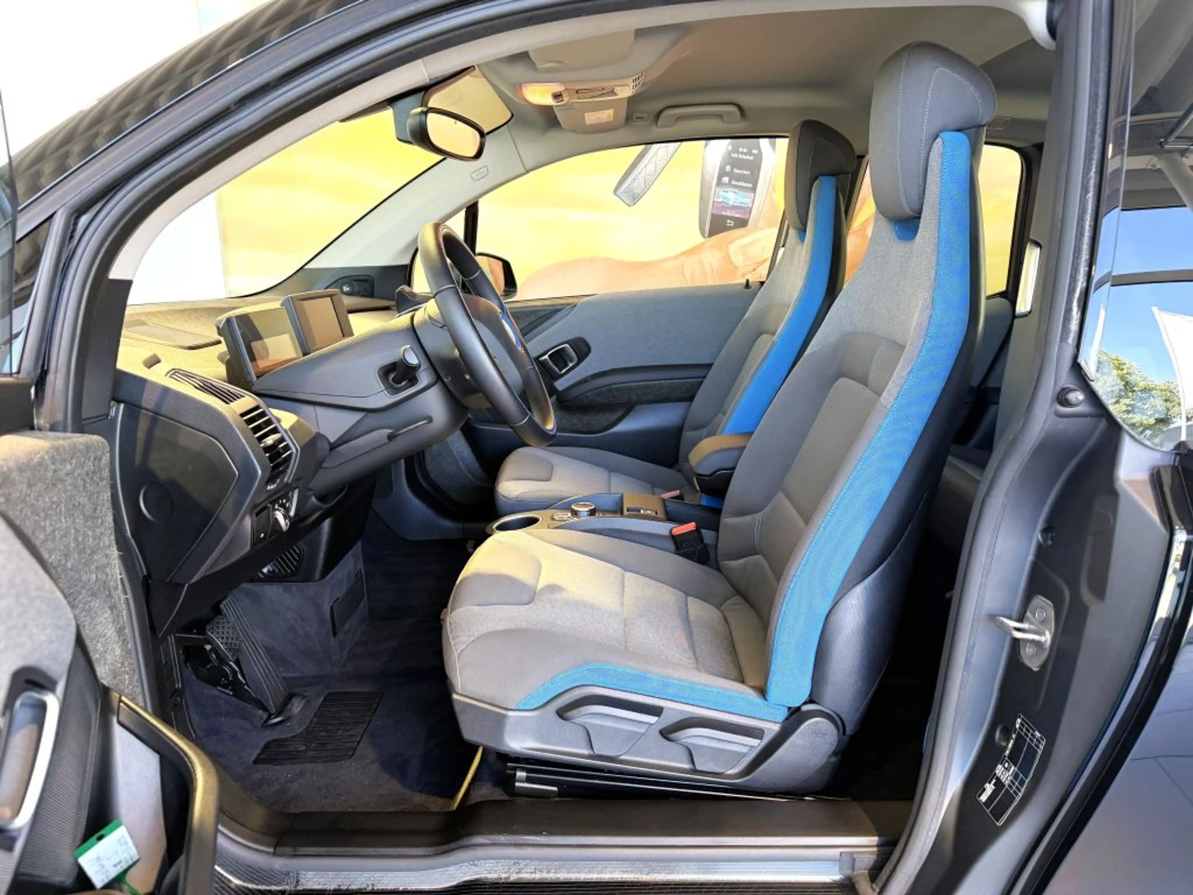 BMW i3 i3s 120 Ah Sportpaket+AC/DC+20*+HARM+NAVI+DAB+ — photo 3