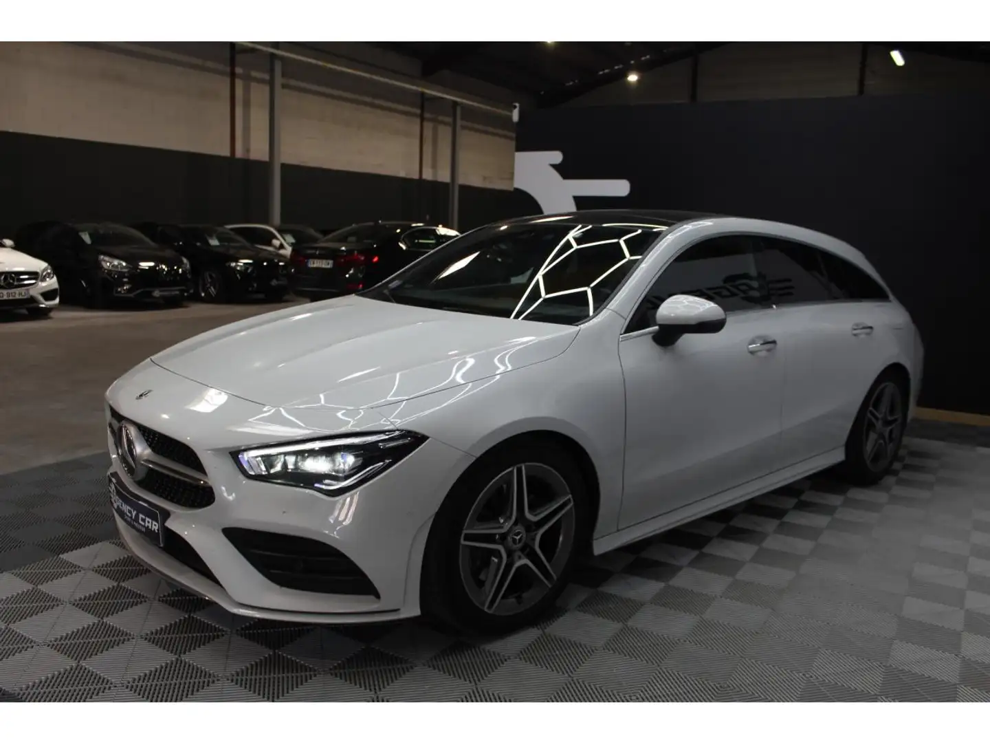 Mercedes-Benz CLA 200 200 -  AMG Line - 7G - Toit ouvrant - Sièges électriques chauffants Weiß - 2