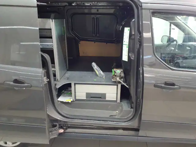 Ford Transit view 8