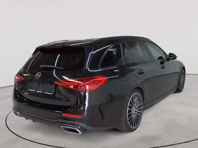 Mercedes-Benz C-Class view 4