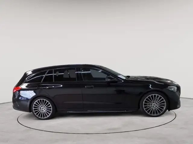 Mercedes-Benz C-Class view 3