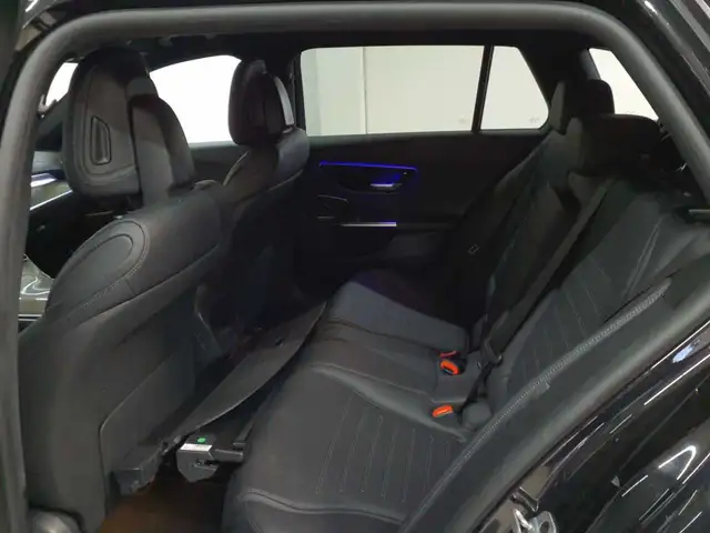 Mercedes-Benz C-Class view 13
