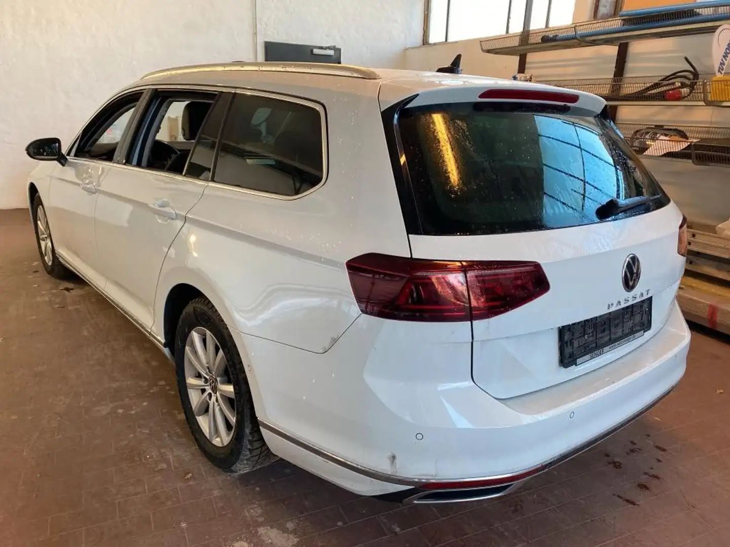 Volkswagen Passat Variant 2.0 TDI Elegance °AHK°StdHz°PANO° Weiß - 2