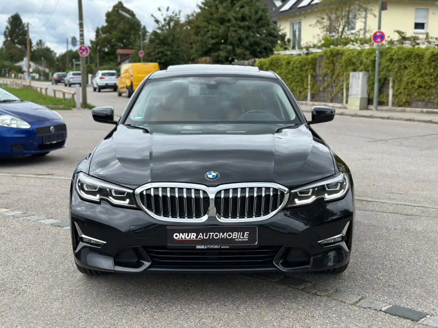 BMW 320 d xDrive Luxury Line NaviProf HuD Leder GSD Schwarz - 2