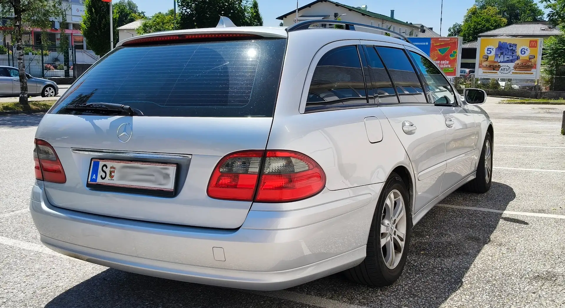 Mercedes-Benz E 200 E 200 T Elegance Silber - 2