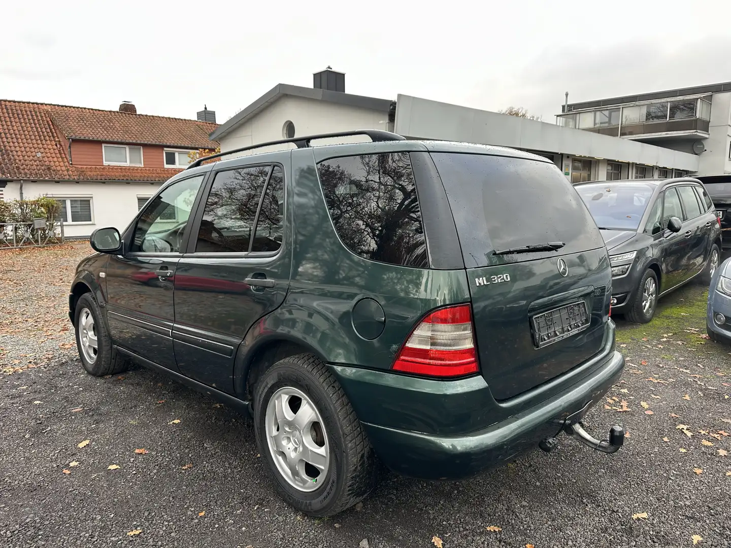 Mercedes-Benz ML 320 Automatik*Leder*AHK*TÜV& Service Neu Grün - 2