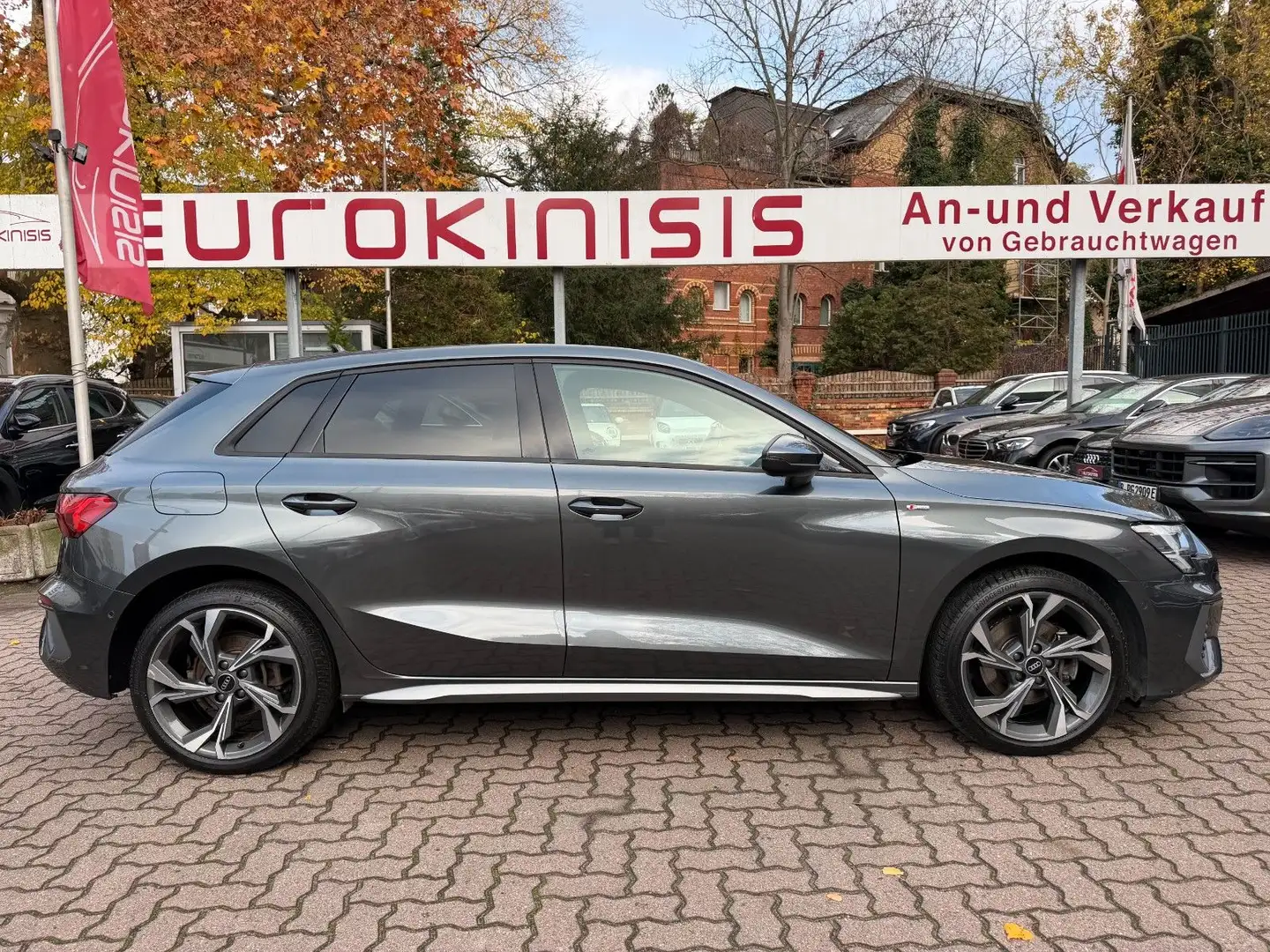 Audi A3 Sportb 40 TFSIe S line*PANO*LED*AHK*SHZ*KAM* Grau - 1