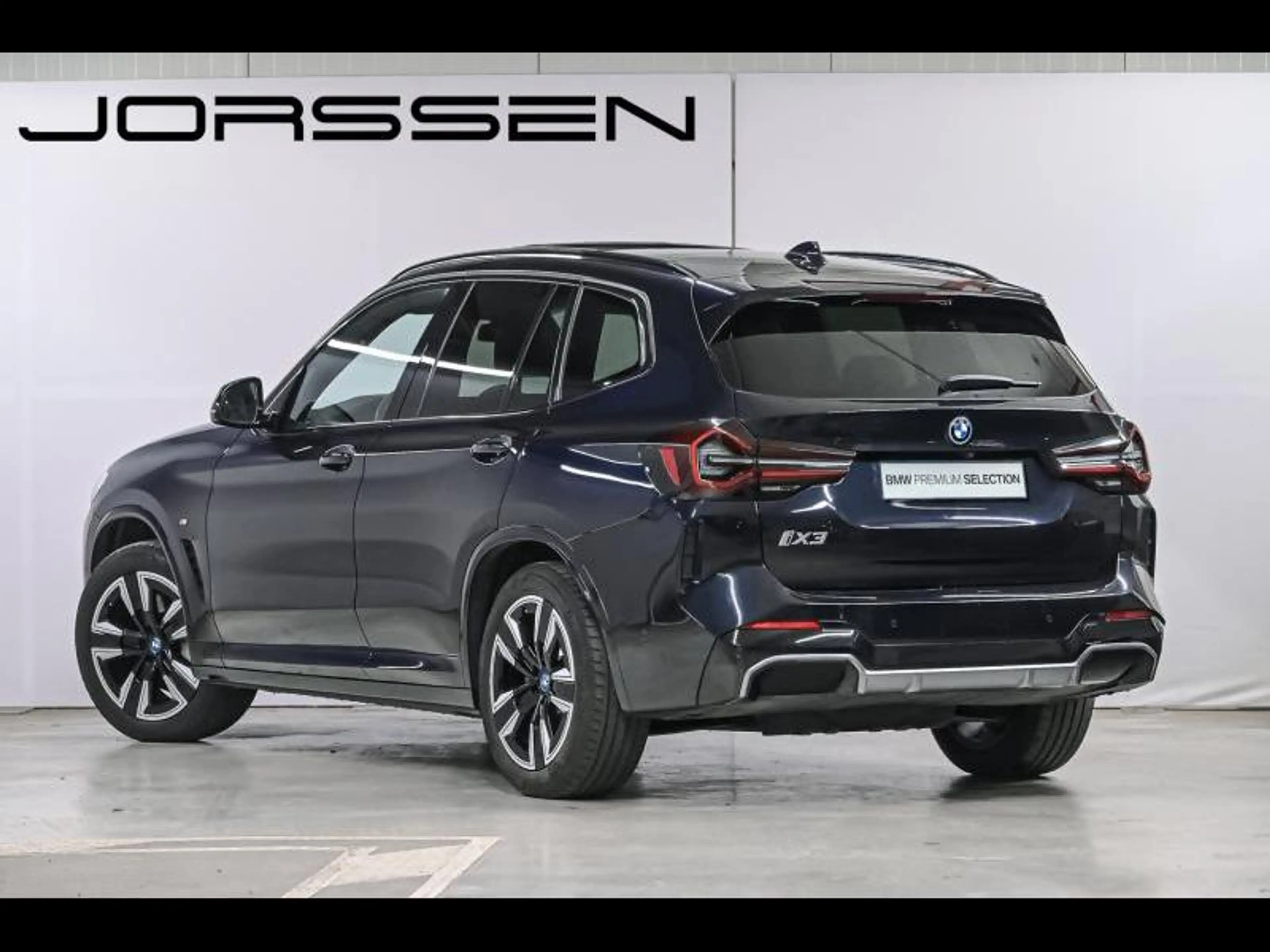 BMW iX3 Inspiring — photo 4