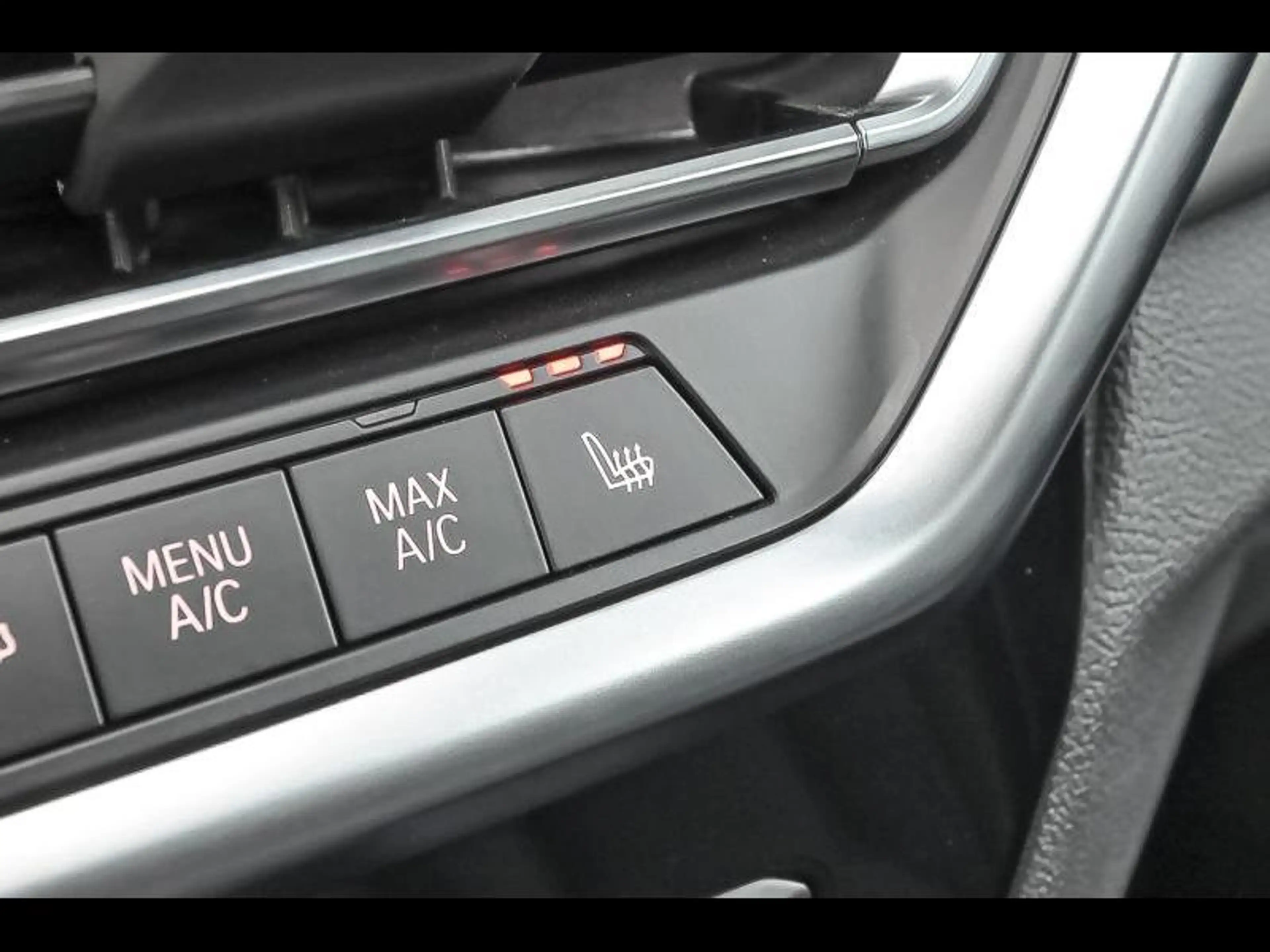 BMW iX3 Inspiring — photo 13