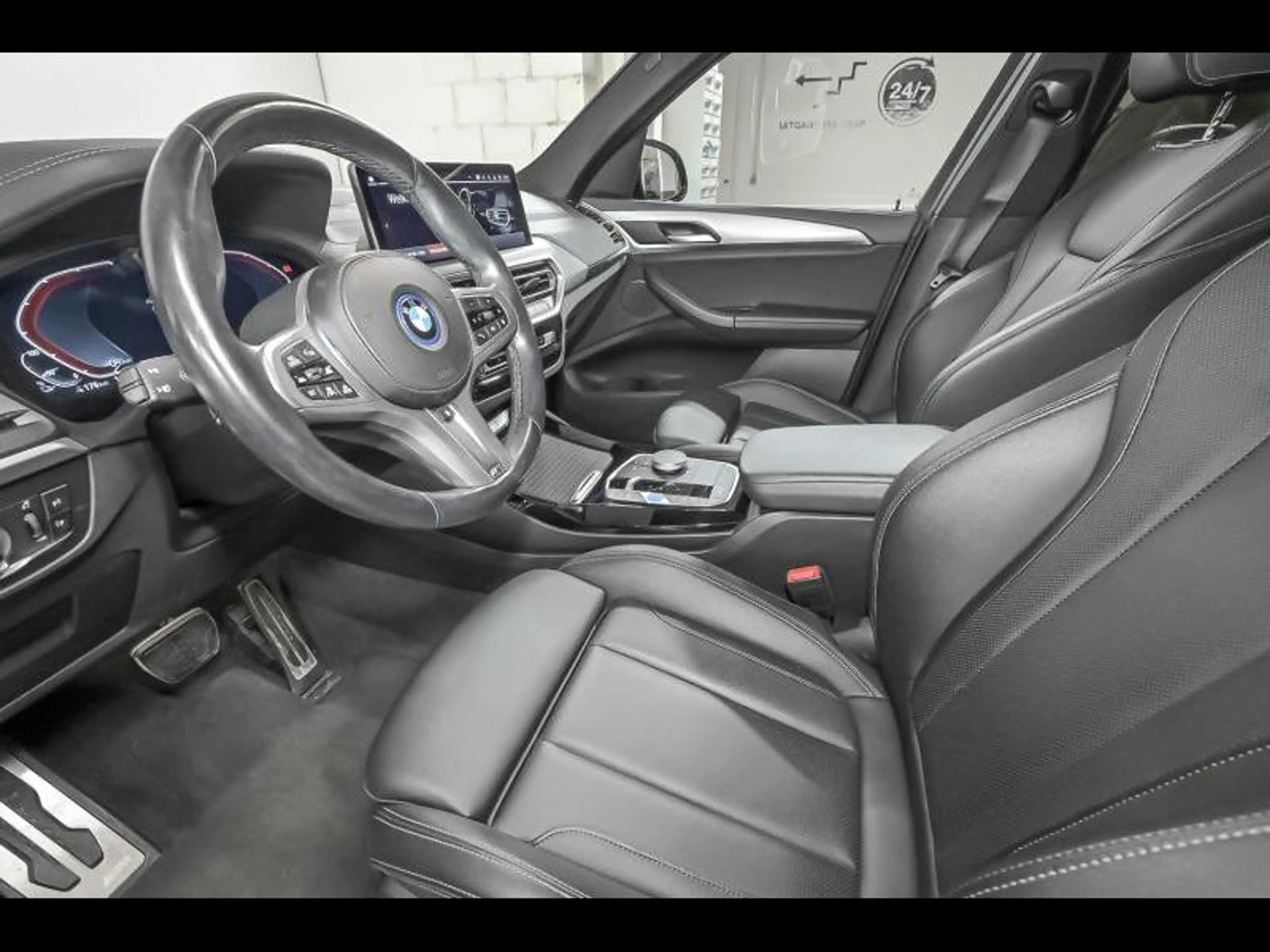 BMW iX3 Inspiring — photo 6