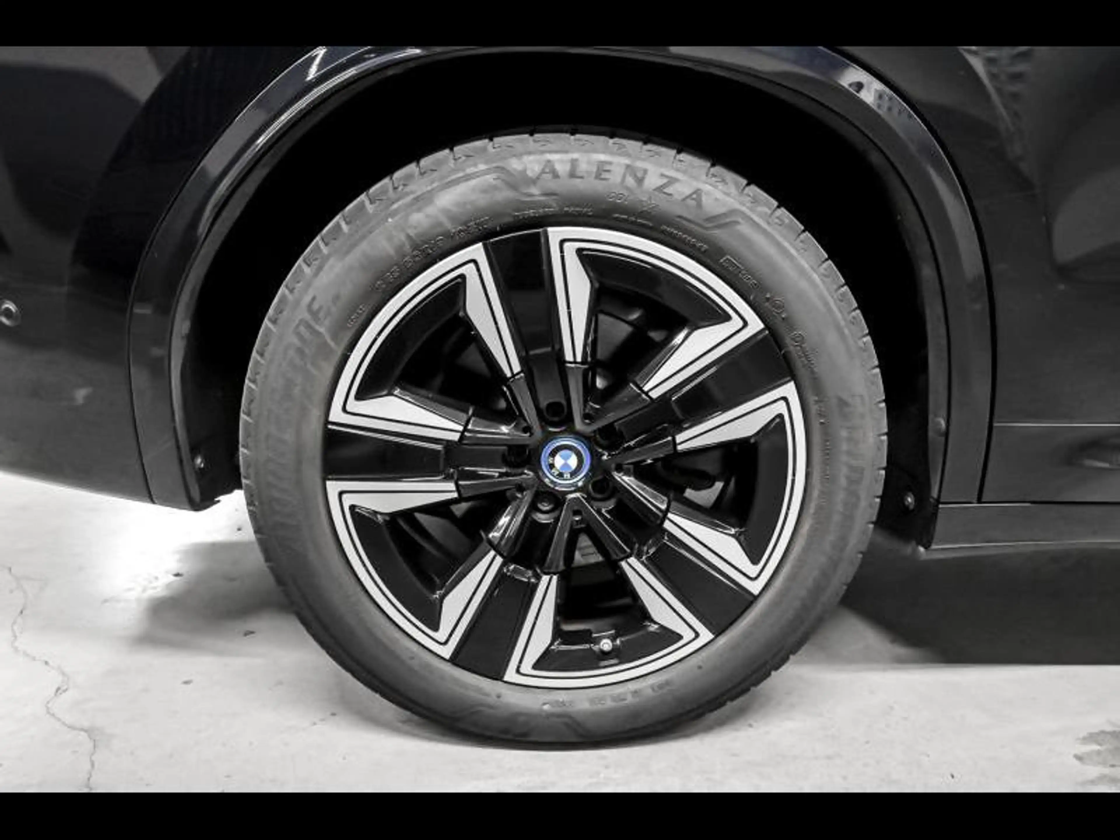 BMW iX3 Inspiring — photo 8