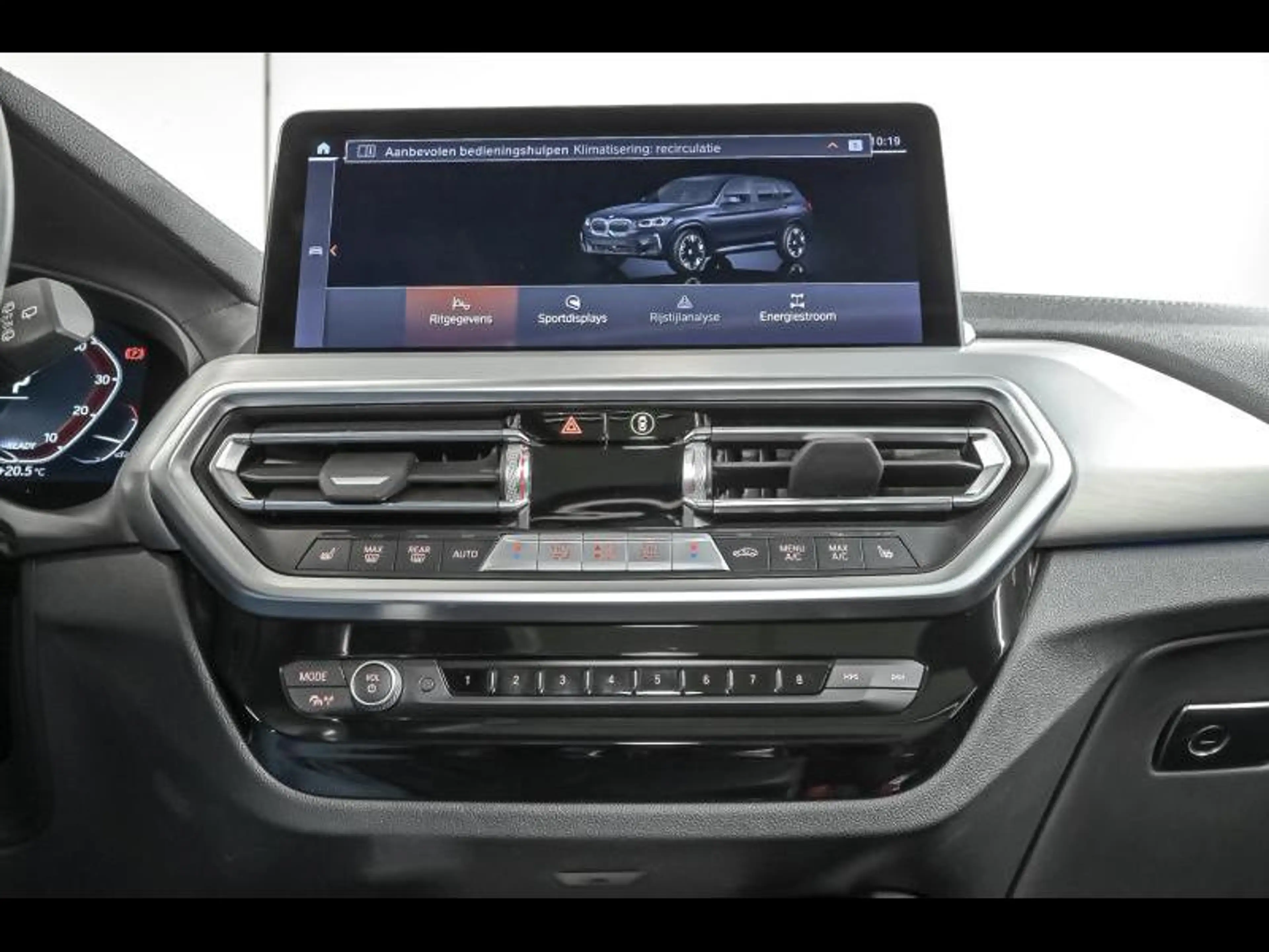BMW iX3 Inspiring — photo 12